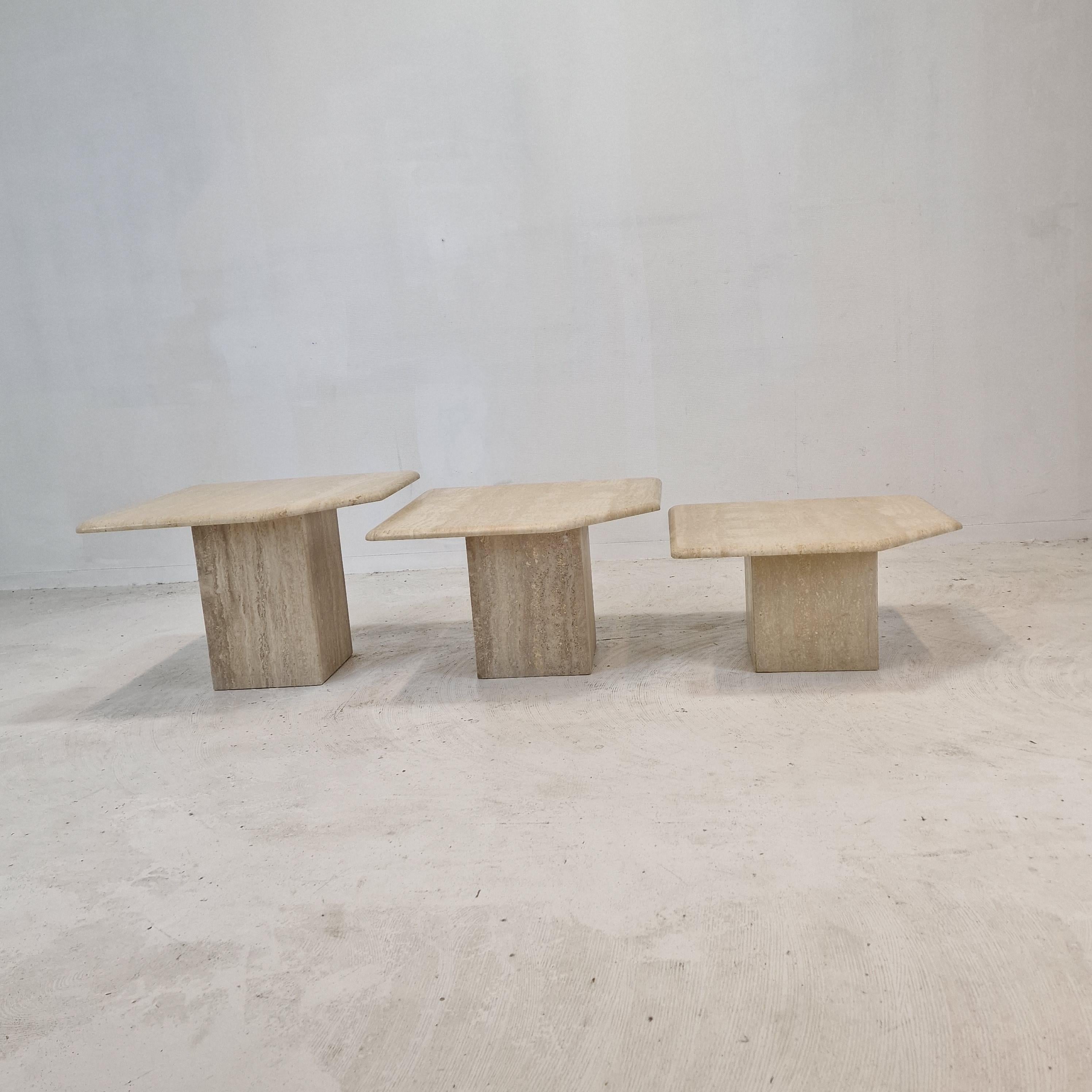 Set of 3 Italian Travertine Coffee or Side Tables, 1980s In Good Condition For Sale In Oud Beijerland, NL