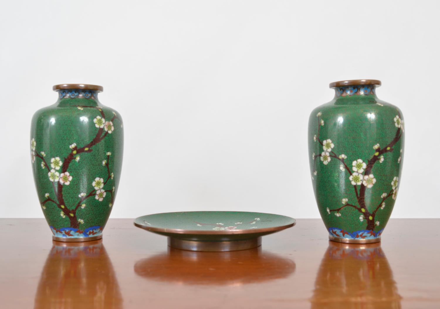 Meiji Set of 3 Japanese Cloisonné Enamel Brass Vases Dish Cherry Blossom Green 1920s