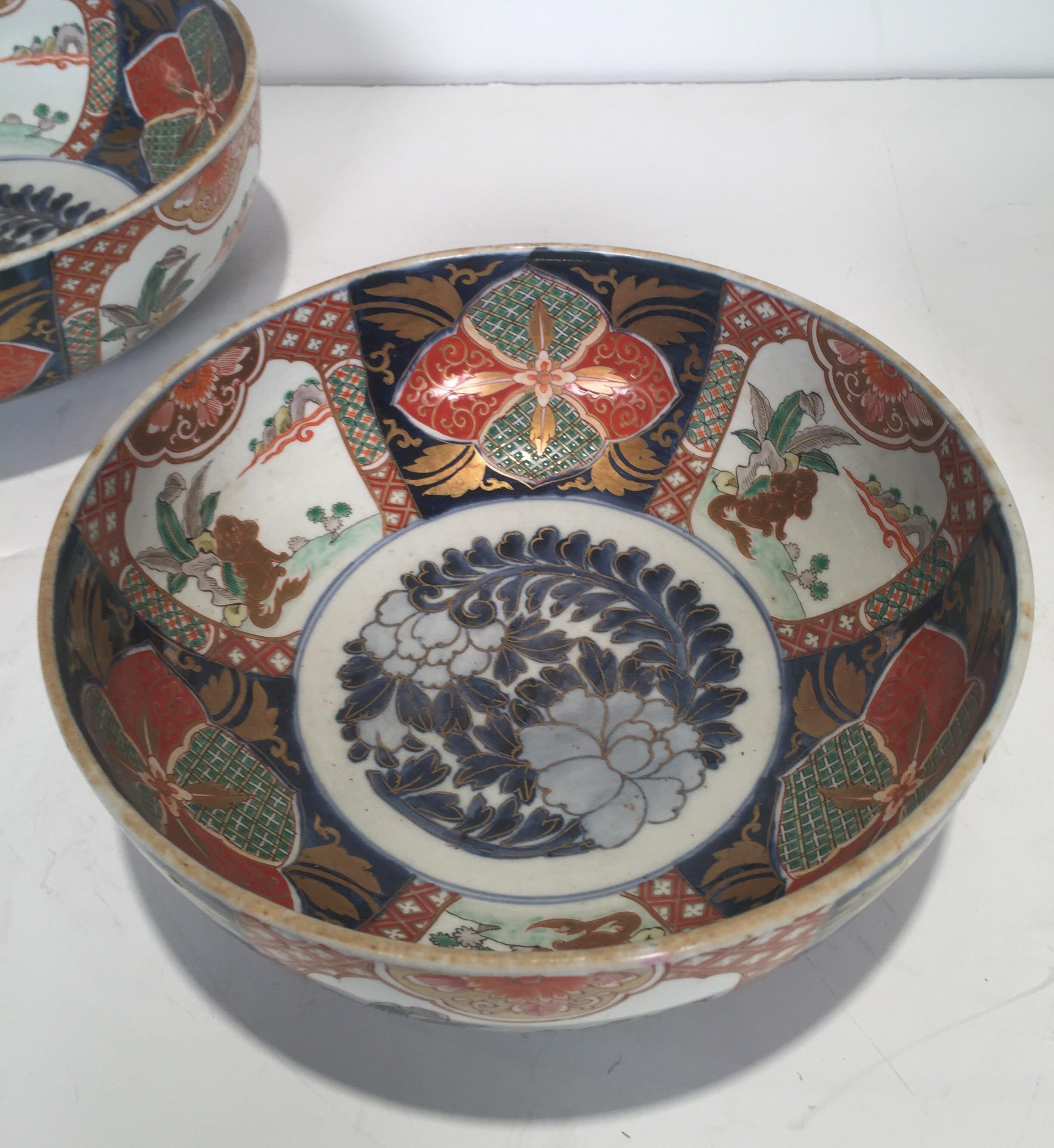 Set of 3 Japanese Imari Graduated Porcelain Bowls In Good Condition For Sale In Lambertville, NJ