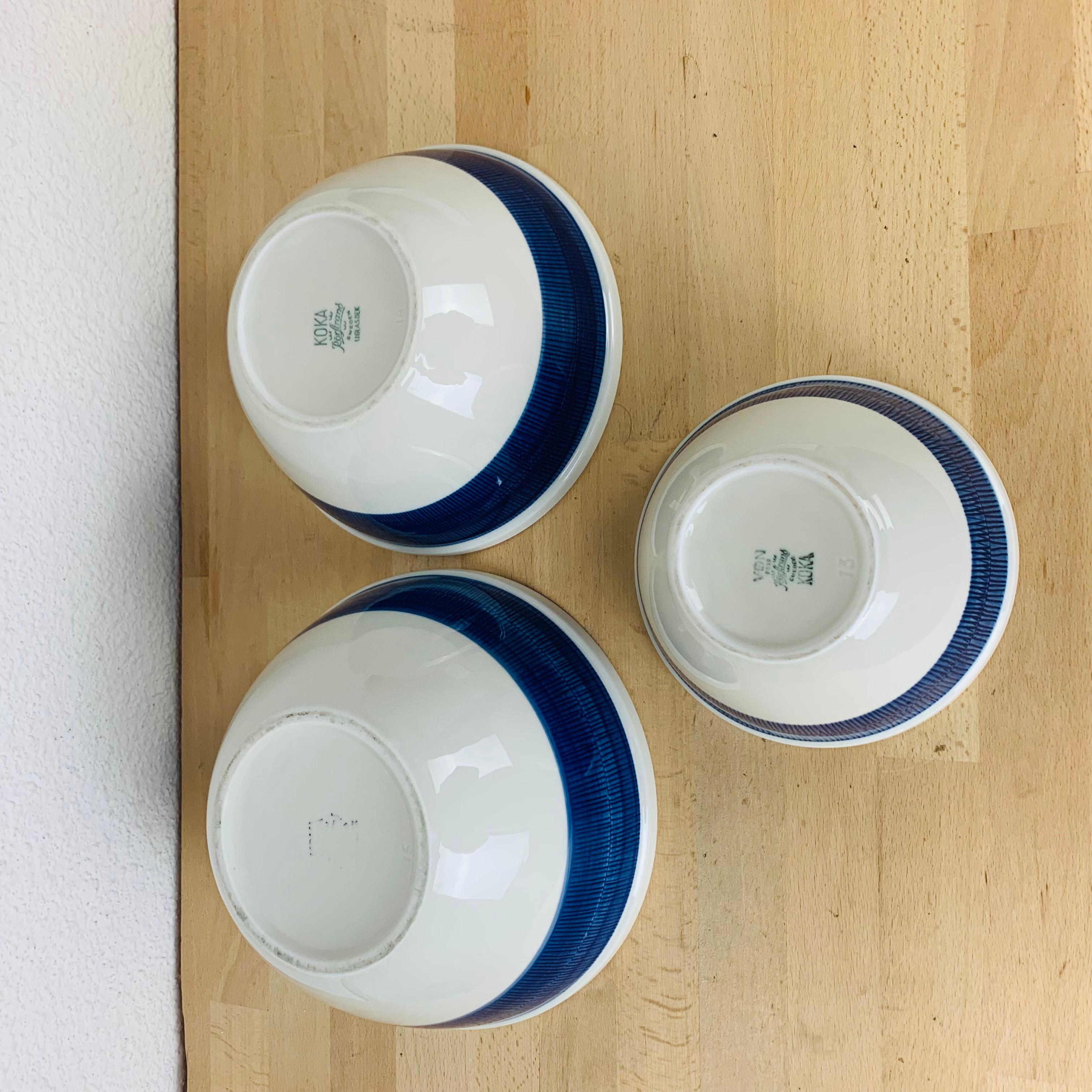 Ceramic Set of 3 Koka serving bowls by Hertha Bengtson for Rörstrand Sweden  For Sale