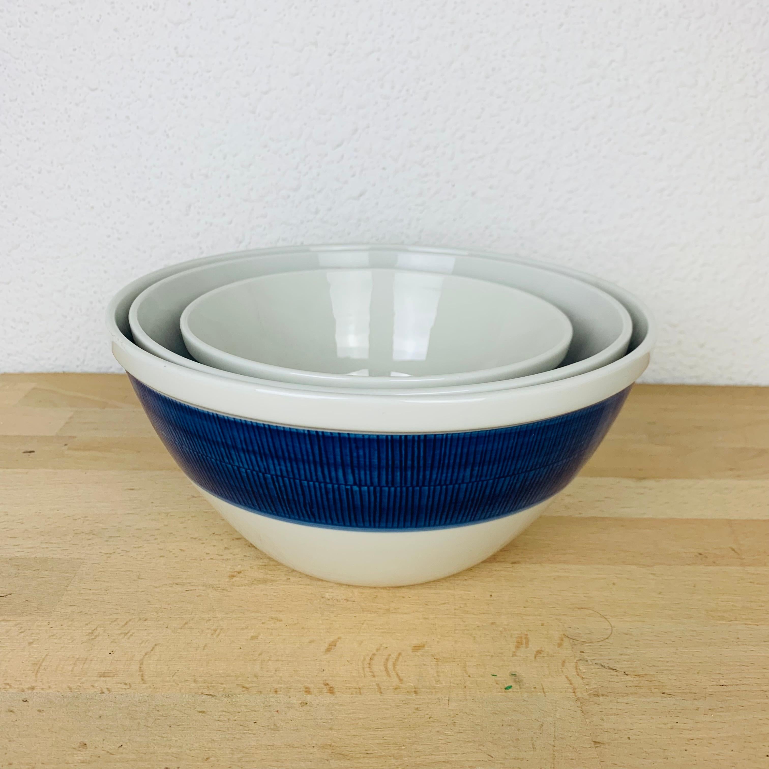 Ensemble de 3 bols de service Koka par Hertha Bengtson pour Rörstrand Suède en vente 2