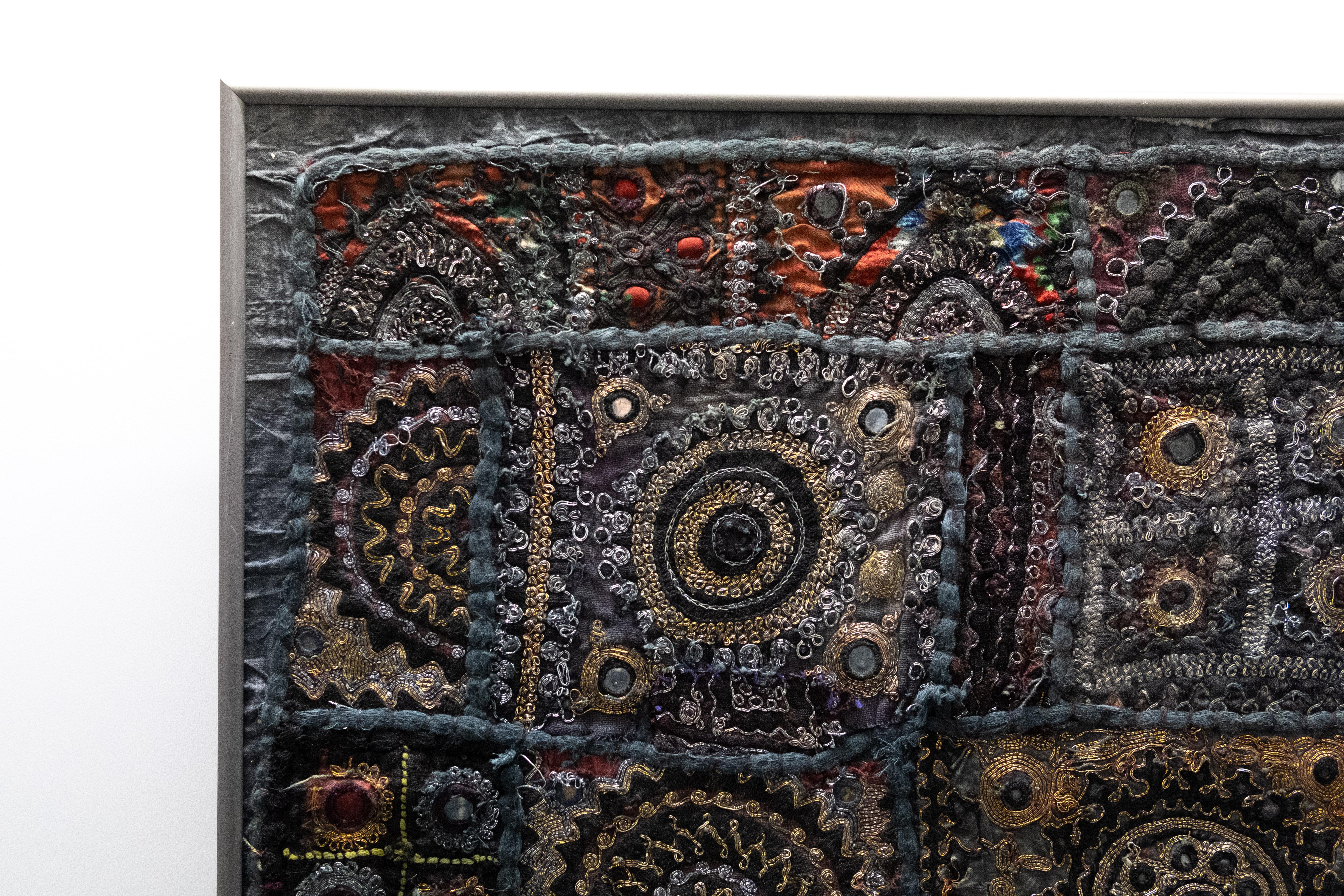 Ensemble de 3 tentures murales patchwork brodées indiennes Kutch en vente 2
