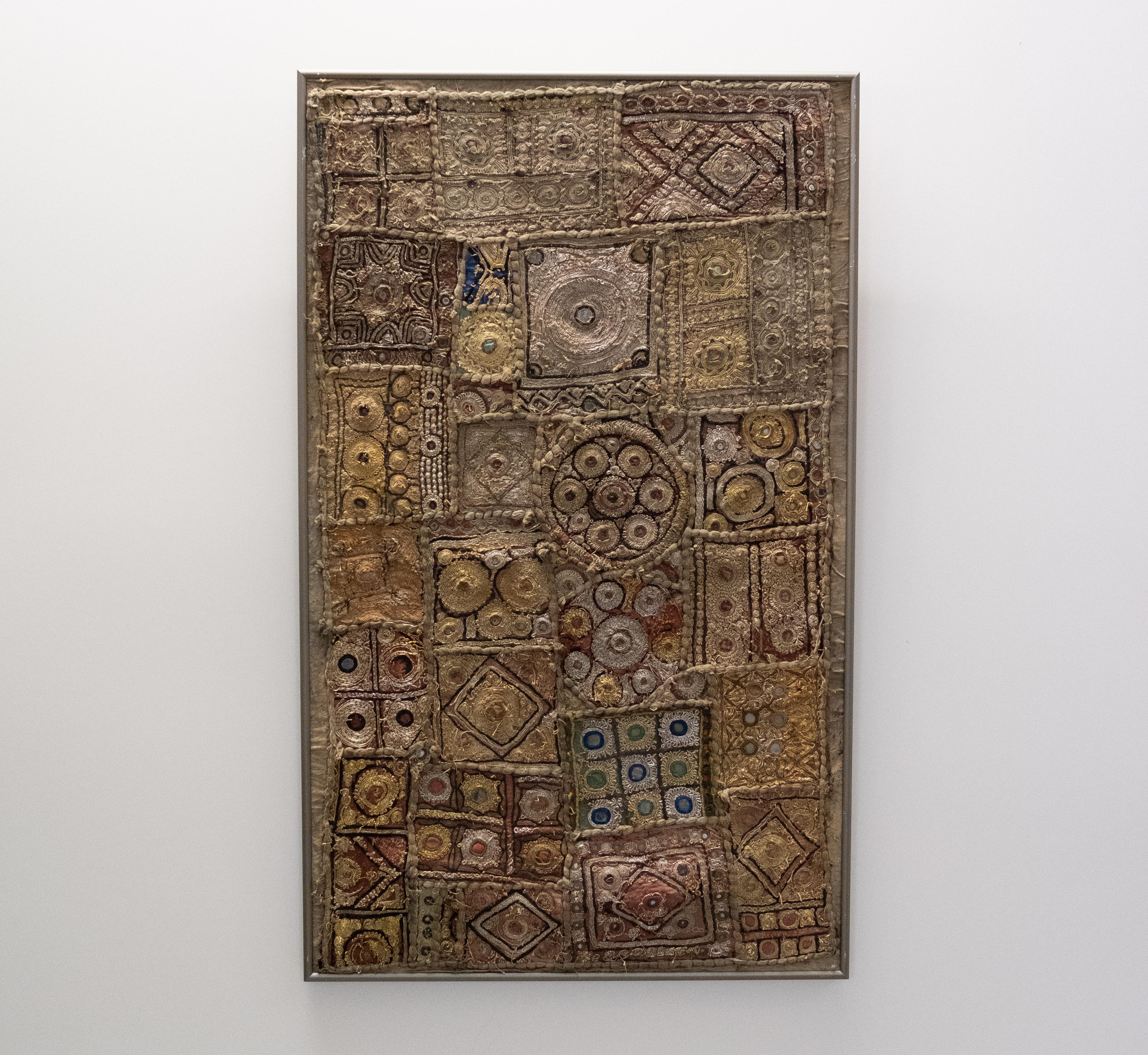 Ensemble de 3 tentures murales patchwork brodées indiennes Kutch en vente 5