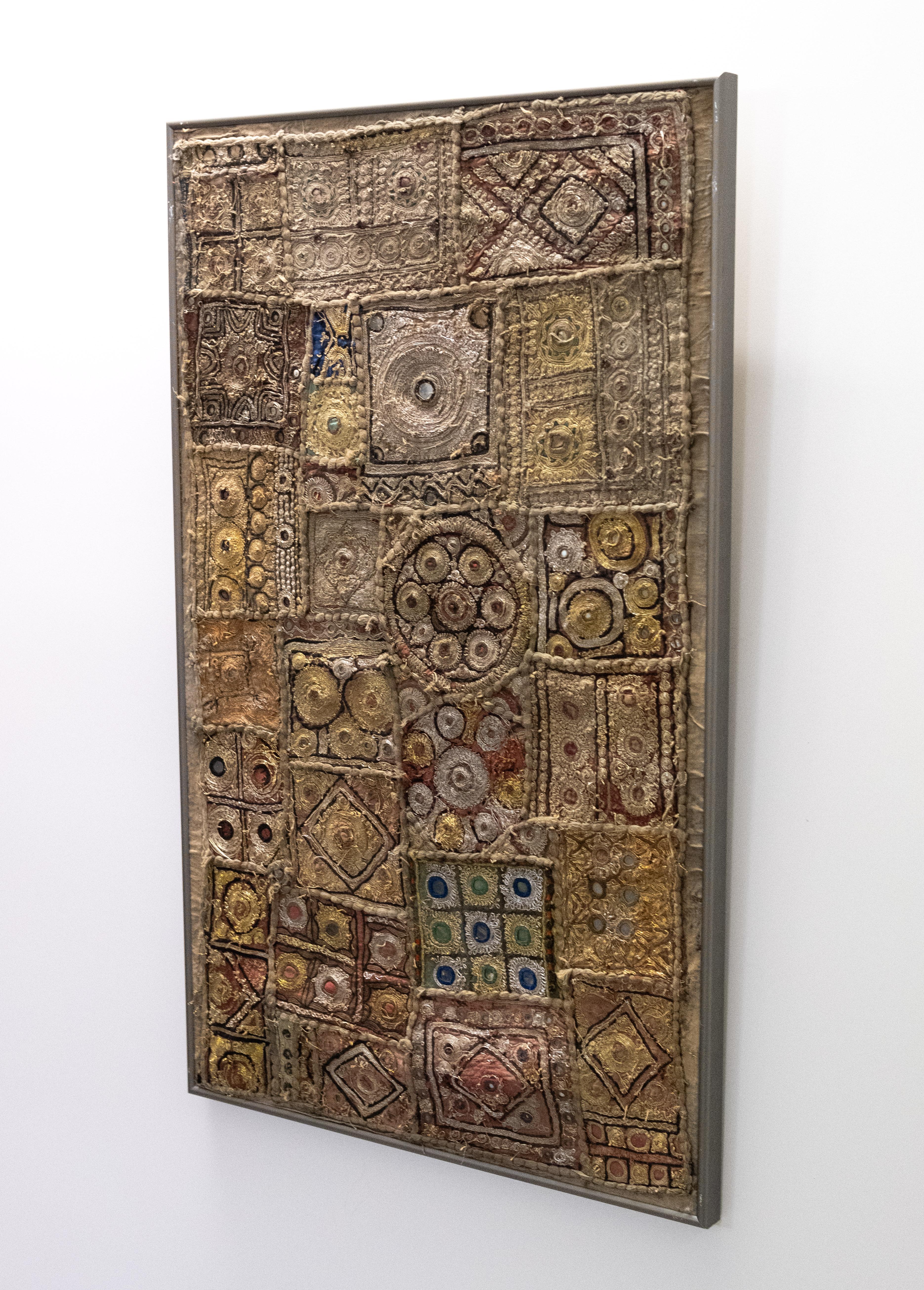 Brodé Ensemble de 3 tentures murales patchwork brodées indiennes Kutch en vente