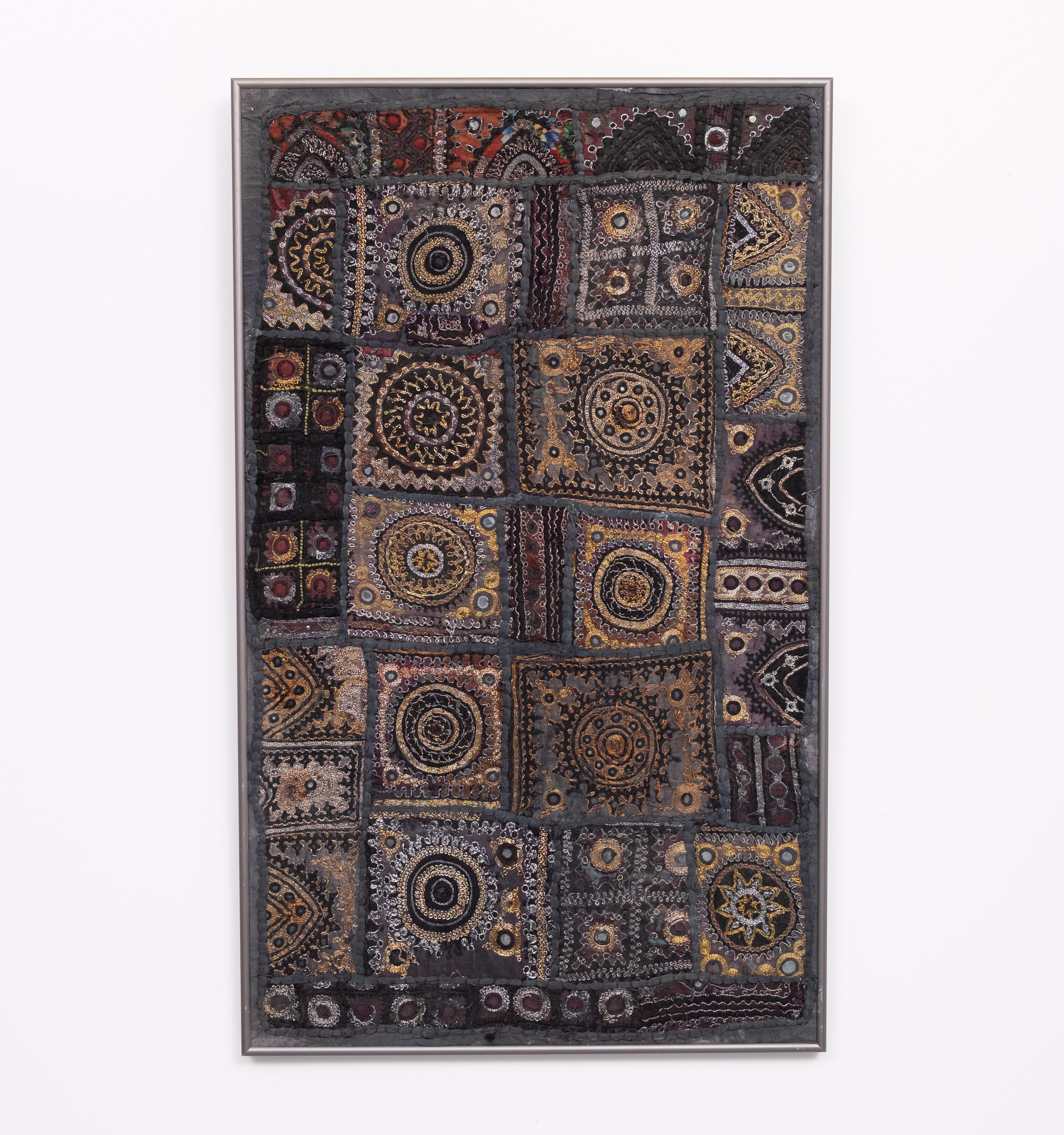Milieu du XXe siècle Ensemble de 3 tentures murales patchwork brodées indiennes Kutch en vente