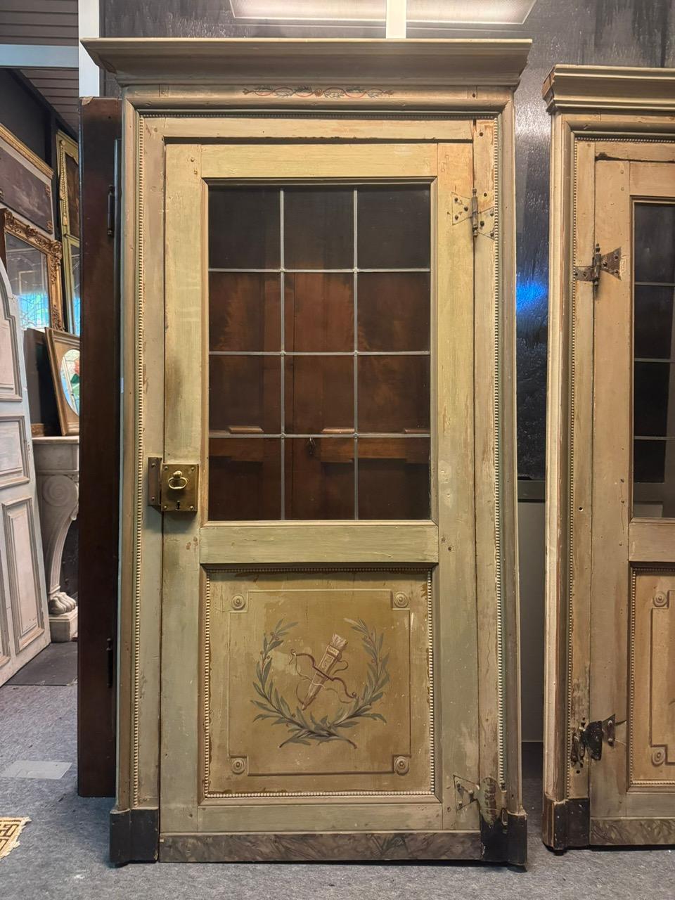 Juego de 3 puertas interiores de cristal lacadas y pintadas, una con espejos, Italia Italiano en venta