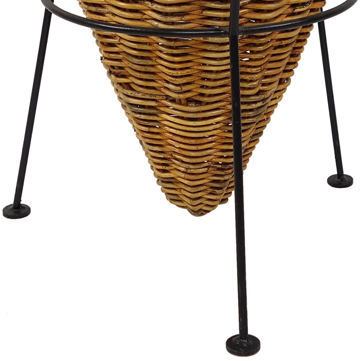 Mid-Century Modern Set of 3 Large 1950s Wicker Baskets Sitting on a Black Metal Frame For Sale