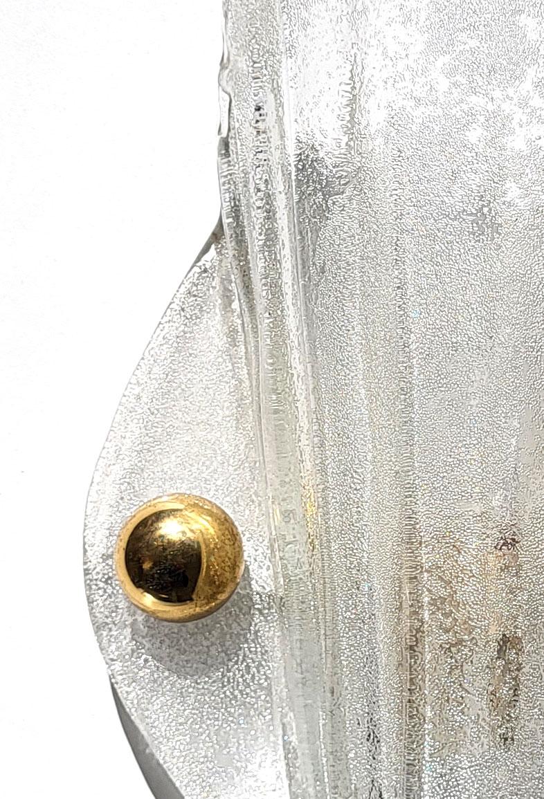 Juego de 3 apliques grandes de cristal de hielo orgánico con textura vintage austriaco Apliques de pared Moderno de mediados de siglo en venta