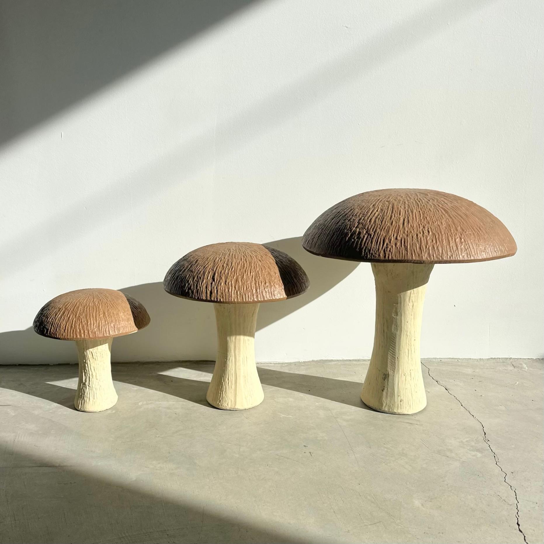 Set von 3 großen Pilzschalen aus Beton, 1970er Jahre, USA im Angebot 1