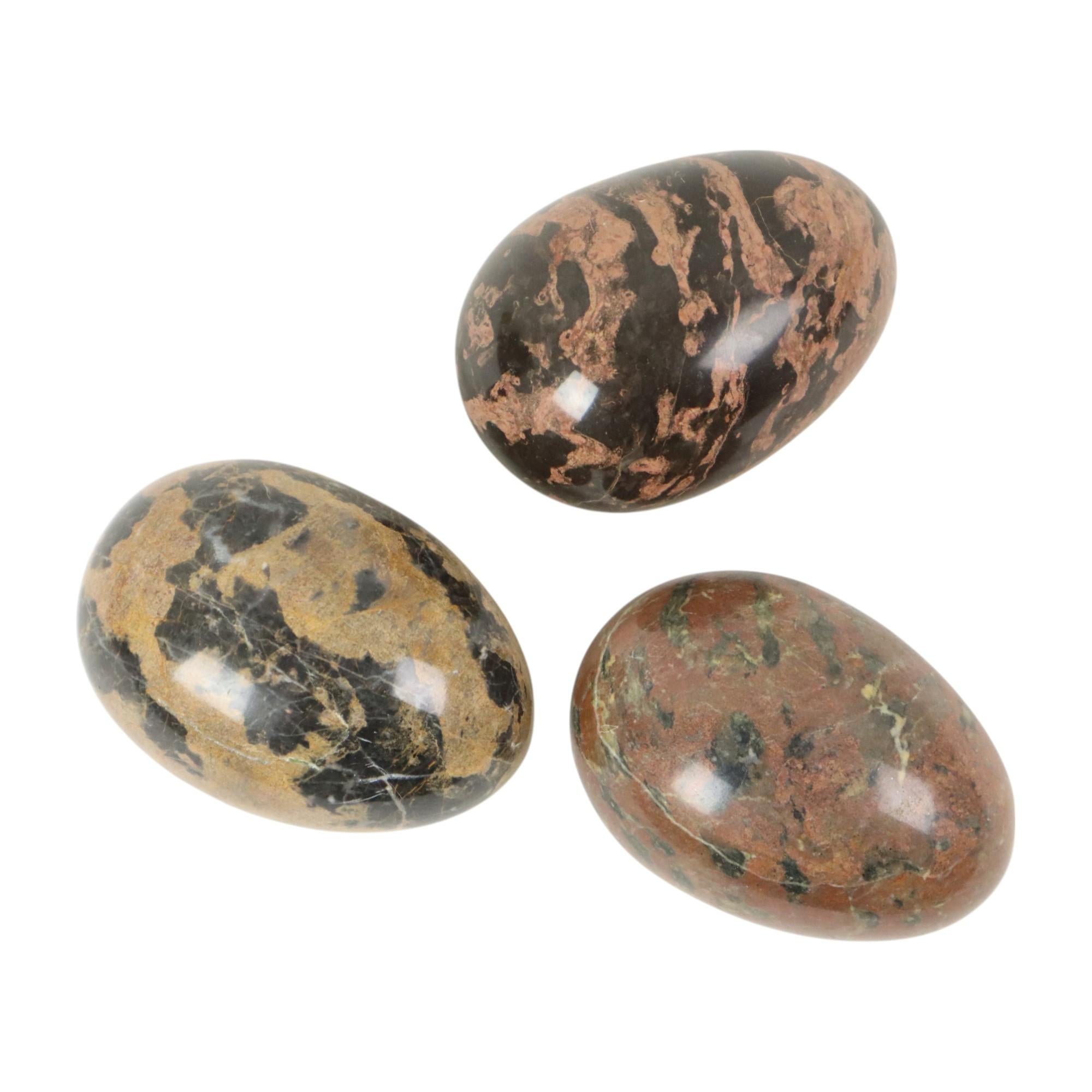 Set of 3 Large Eggs Solid Marble Natural Stone Decorative In Excellent Condition For Sale In Poperinge, BE