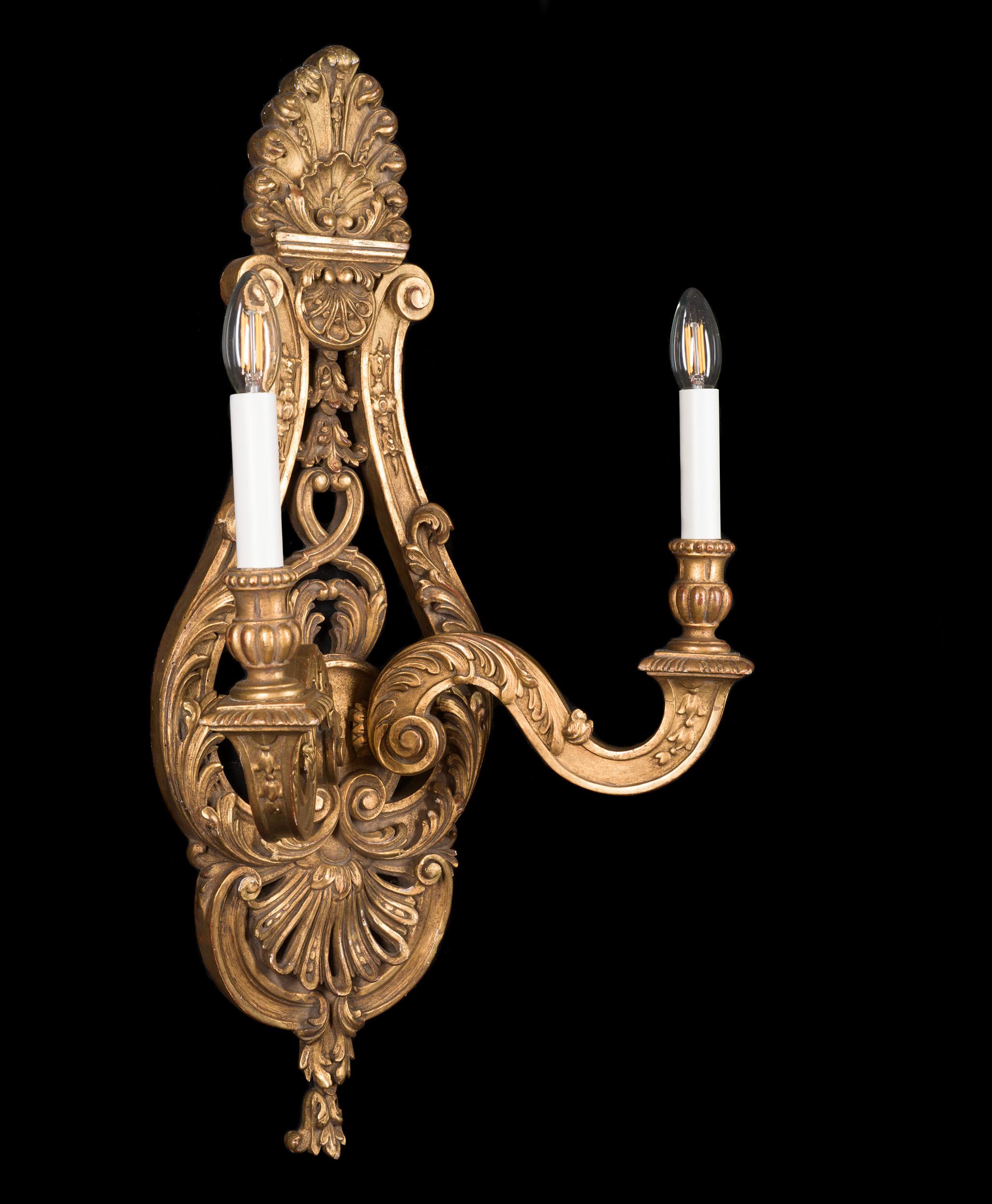French Set of 3 Large Giltwood Régence Wall Lights For Sale