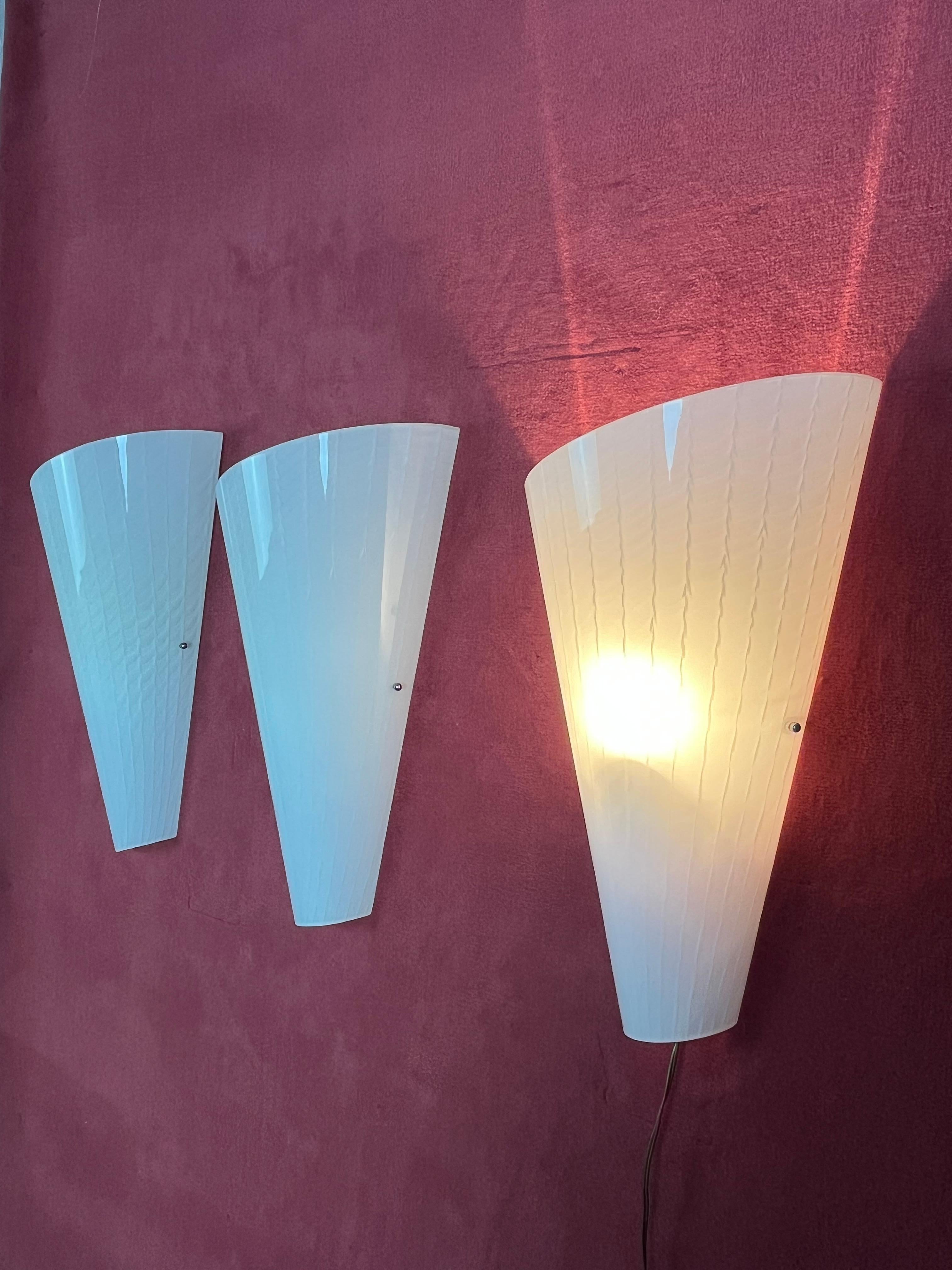 Italiano Set di 3 grandi lampade da parete in vetro di Murano, anni '80 in vendita