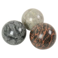 Ensemble de 3 grandes boules sphériques polies en marbre naturel