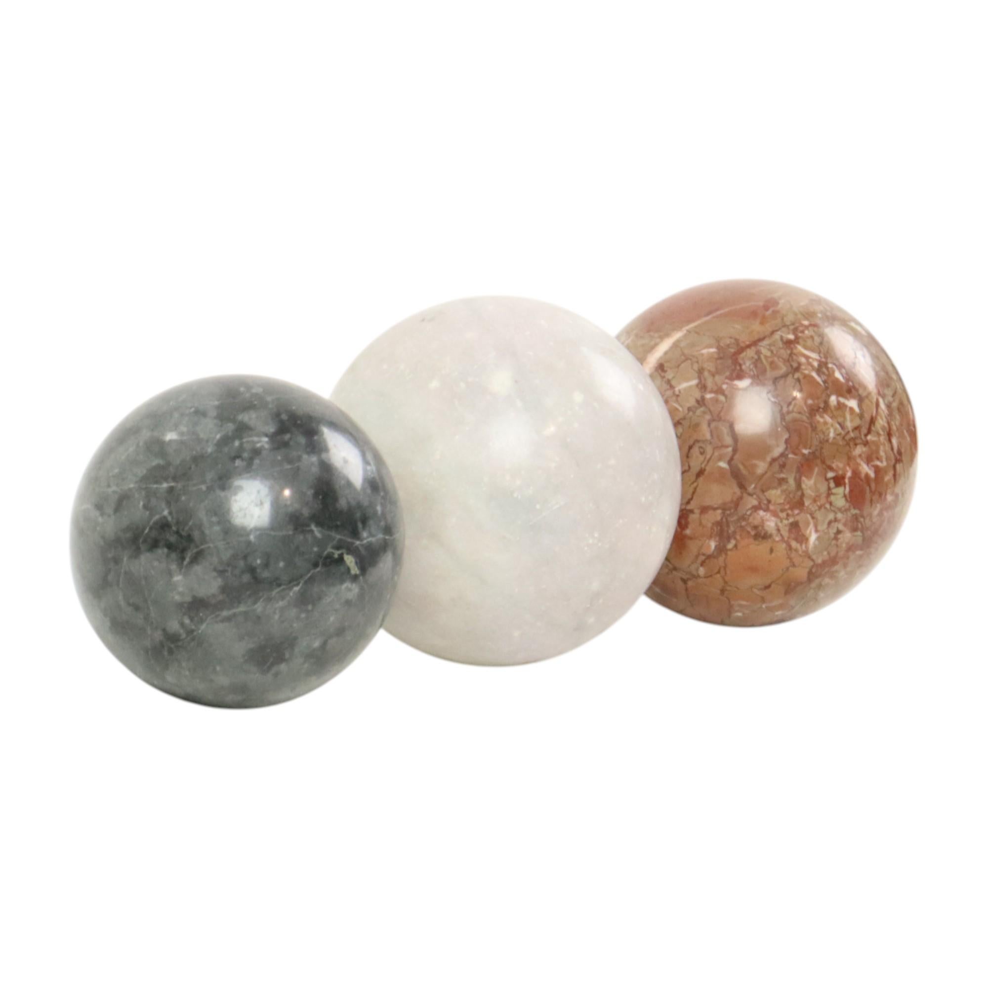 Set of 3 Large Polished Spheres Marble Natural Stone Ball In Good Condition For Sale In Poperinge, BE