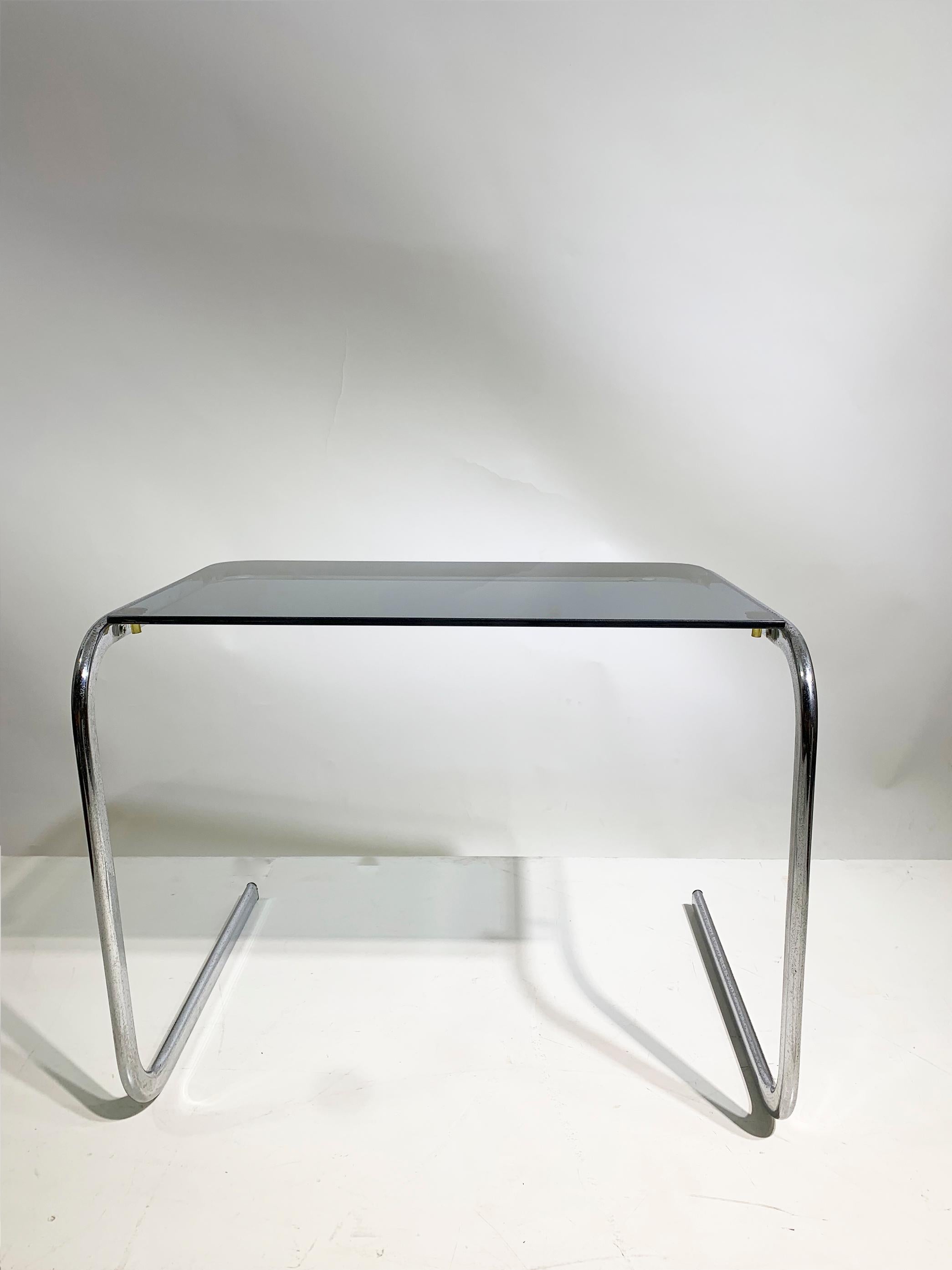 Set of 3 Late 20th Century Nesting Side Tables in Chrome and Smoked Glass For Sale 7