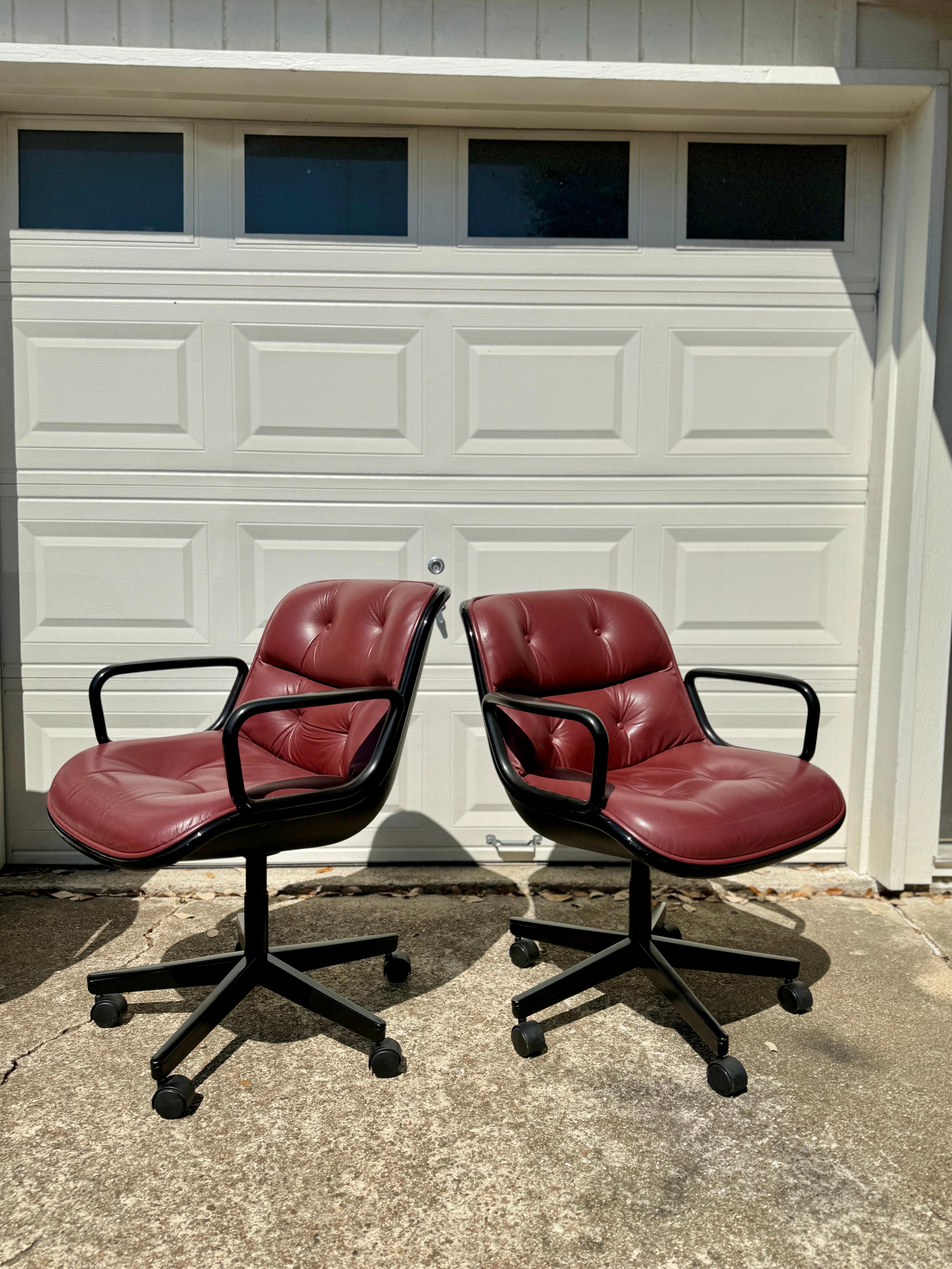 Set of 3 leather executive armchairs designed by Charles Pollock for Knoll For Sale 10