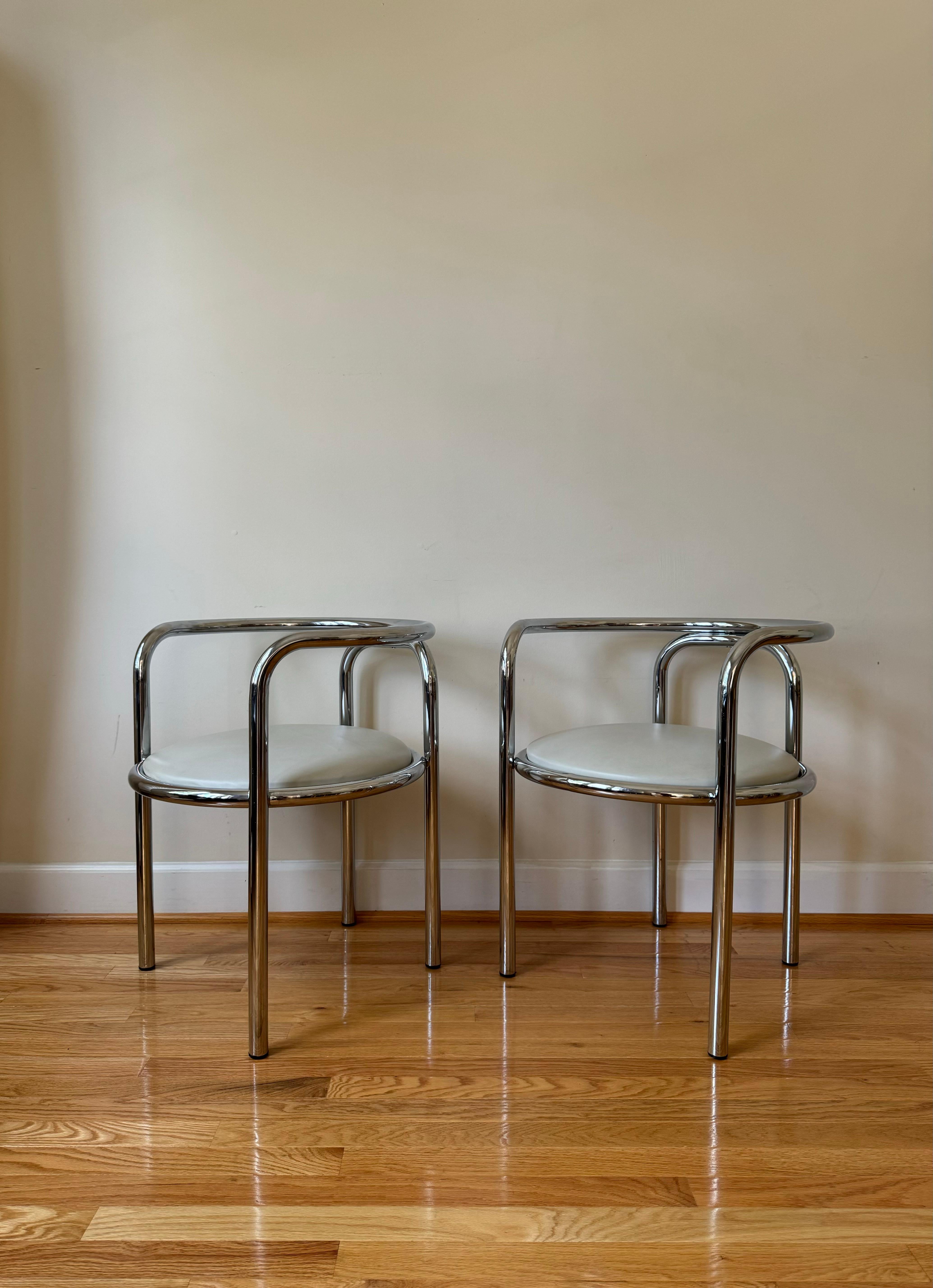Mid-Century Modern Set of 3 Locus Solus chairs by Gae Aulenti