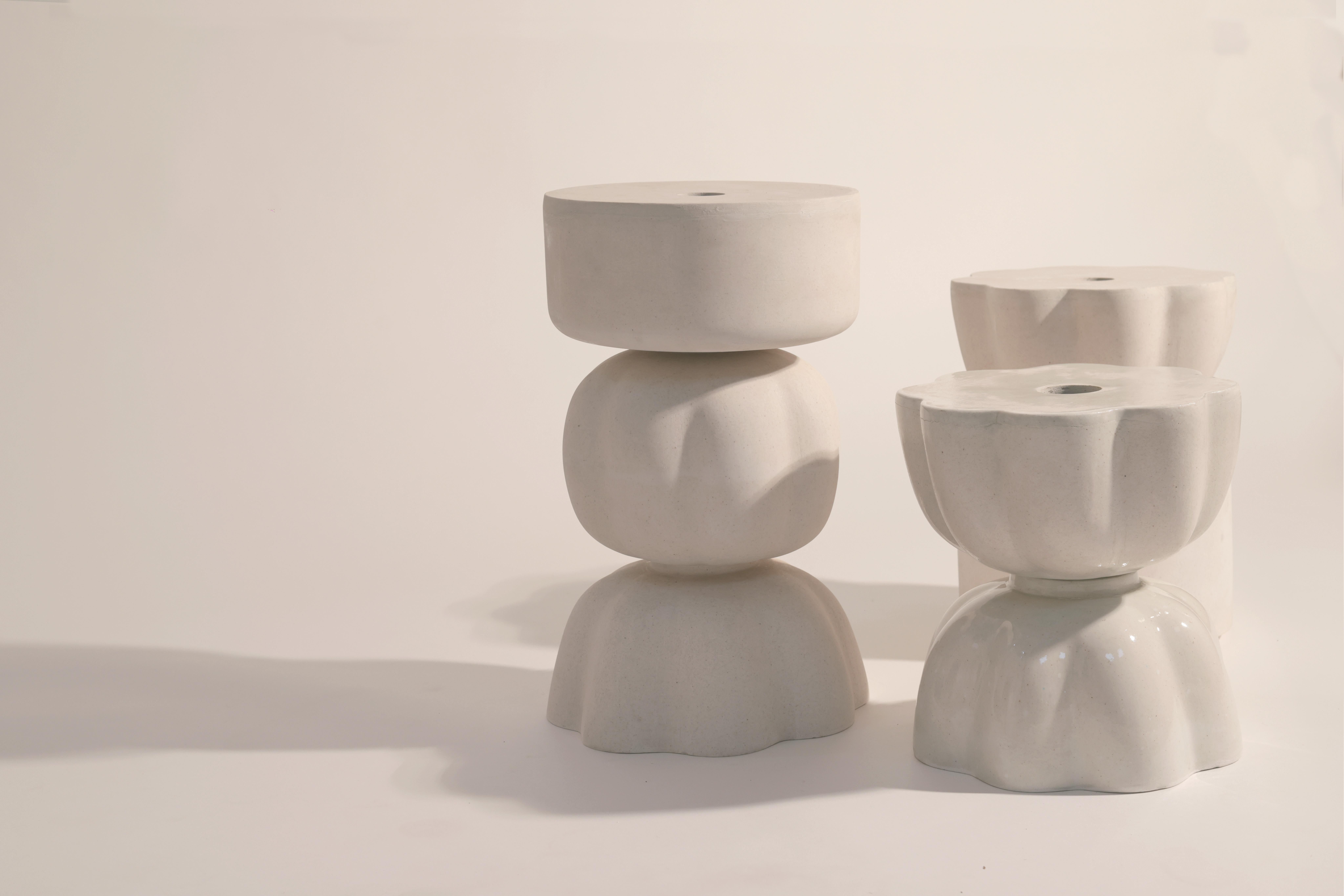 Post-Modern Set Of 3 Lotus Vases And Side Table by Newblue For Sale