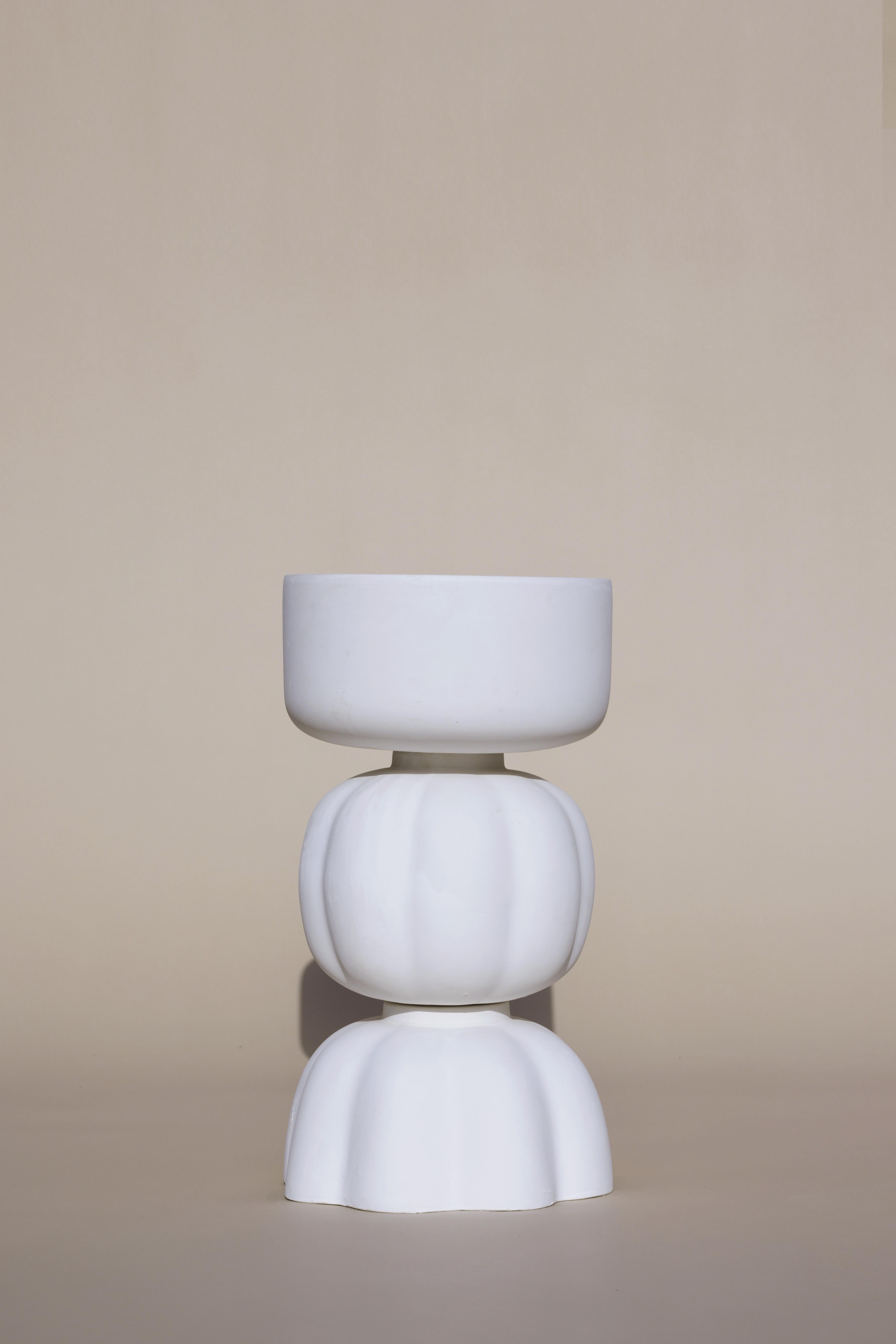 Other Set Of 3 Lotus Vases And Side Table by Newblue For Sale