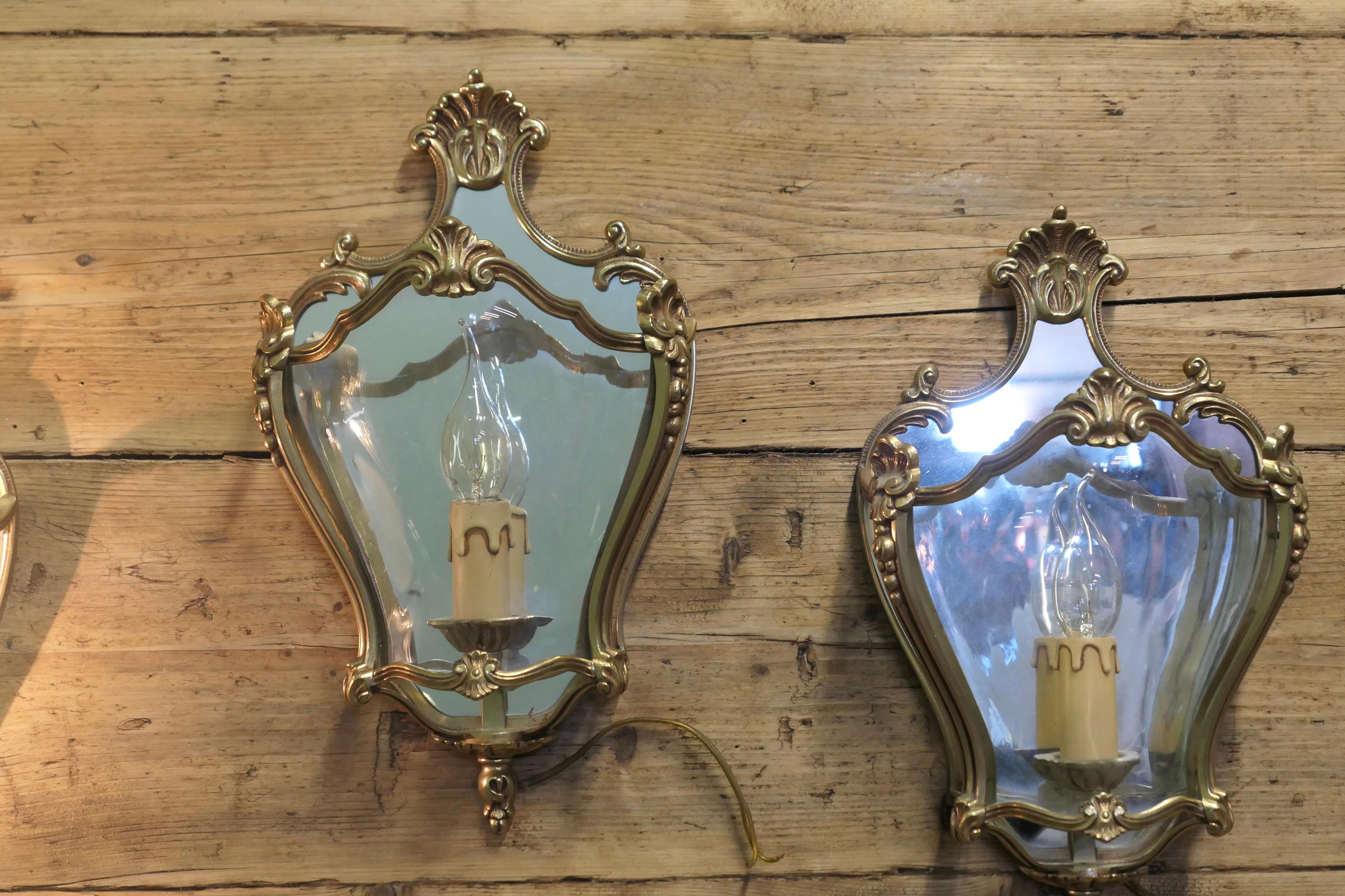 Conjunto de 3 apliques franceses estilo Luis XV Maison Arlus en venta 3