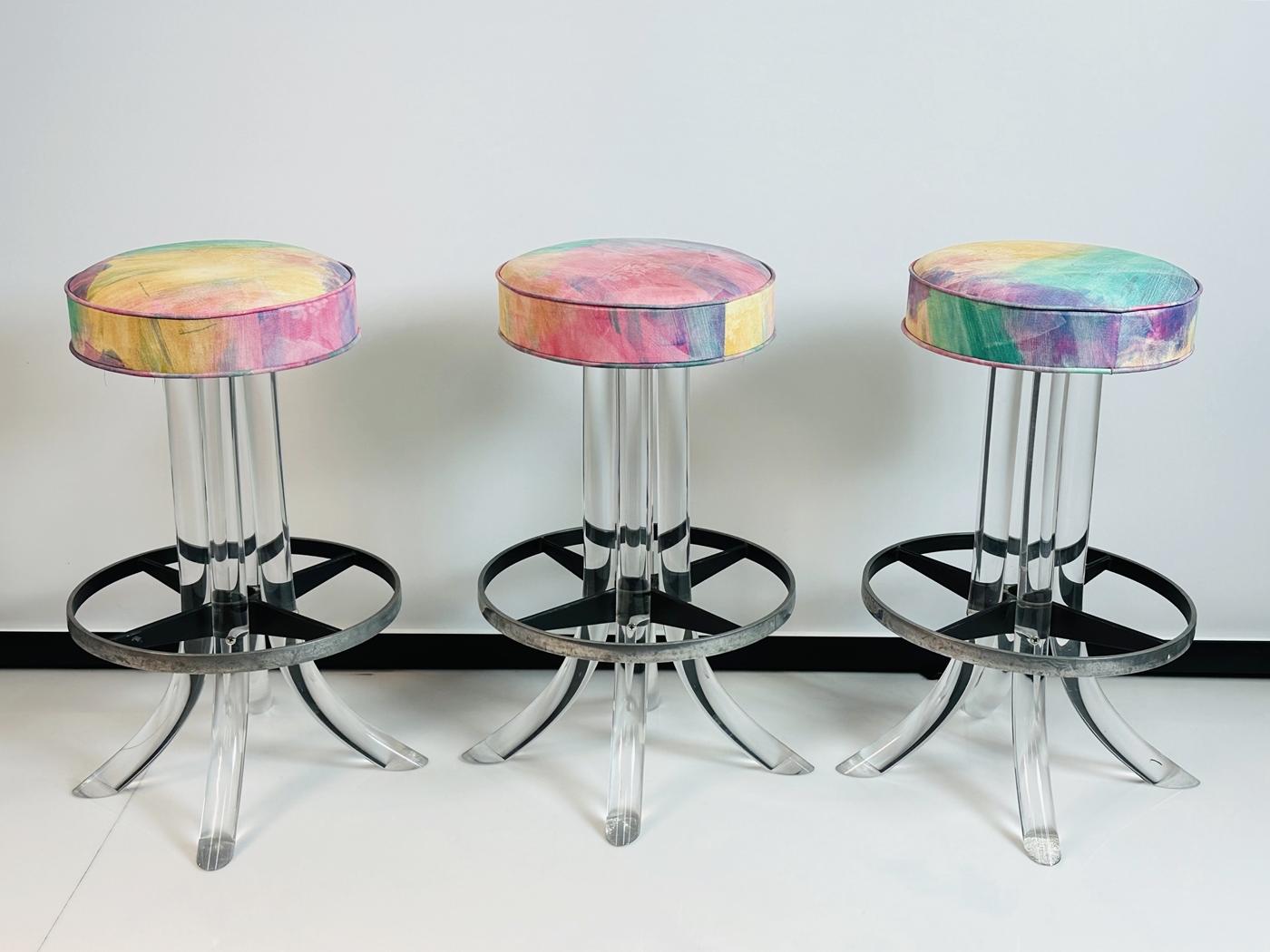 Set of 3 Lucite TUSK Barstools after Charles Hollis Jones, USA 1970s In Good Condition For Sale In Los Angeles, CA