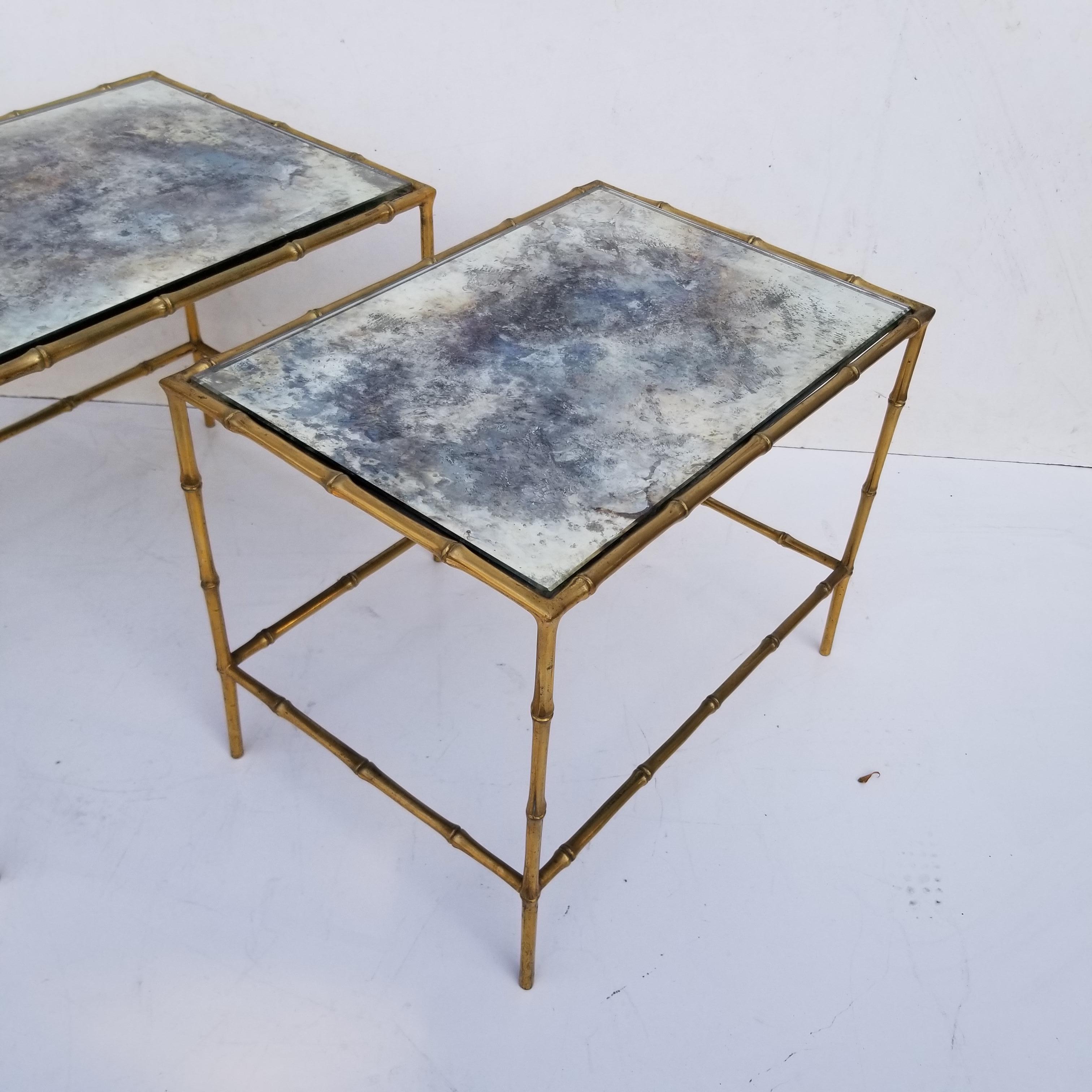 Set of 3 Maison Baguès nesting table, bronze bamboo shape, original cloudy mirrors
Dimensions:
20 W / 14 D / 16 H
18 / 13 / 15
17 / 12 / 14.