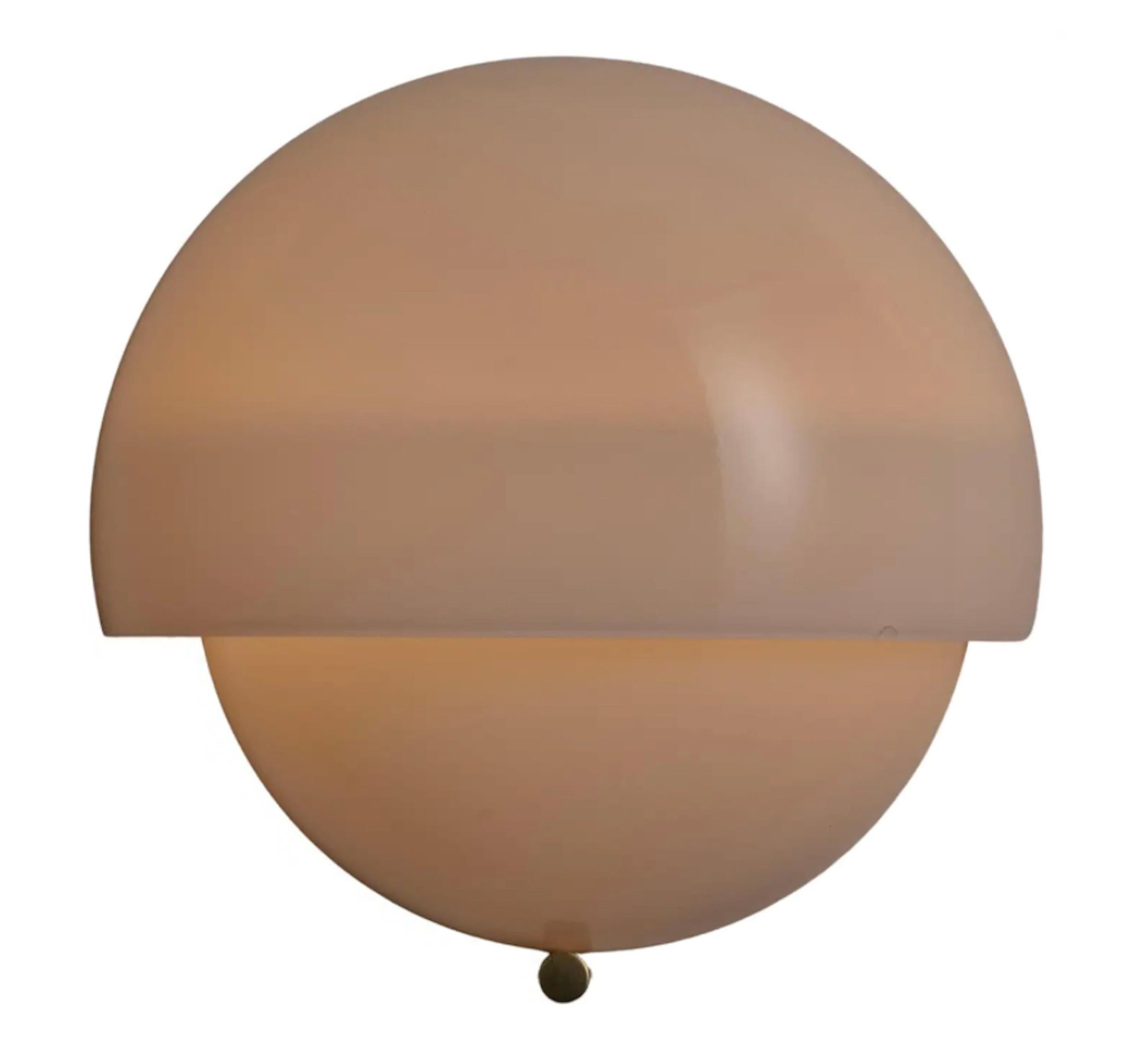 Set of 3  'Mania' wall lamps by Vico Magistretti for Artemide In Good Condition In Argelato, BO