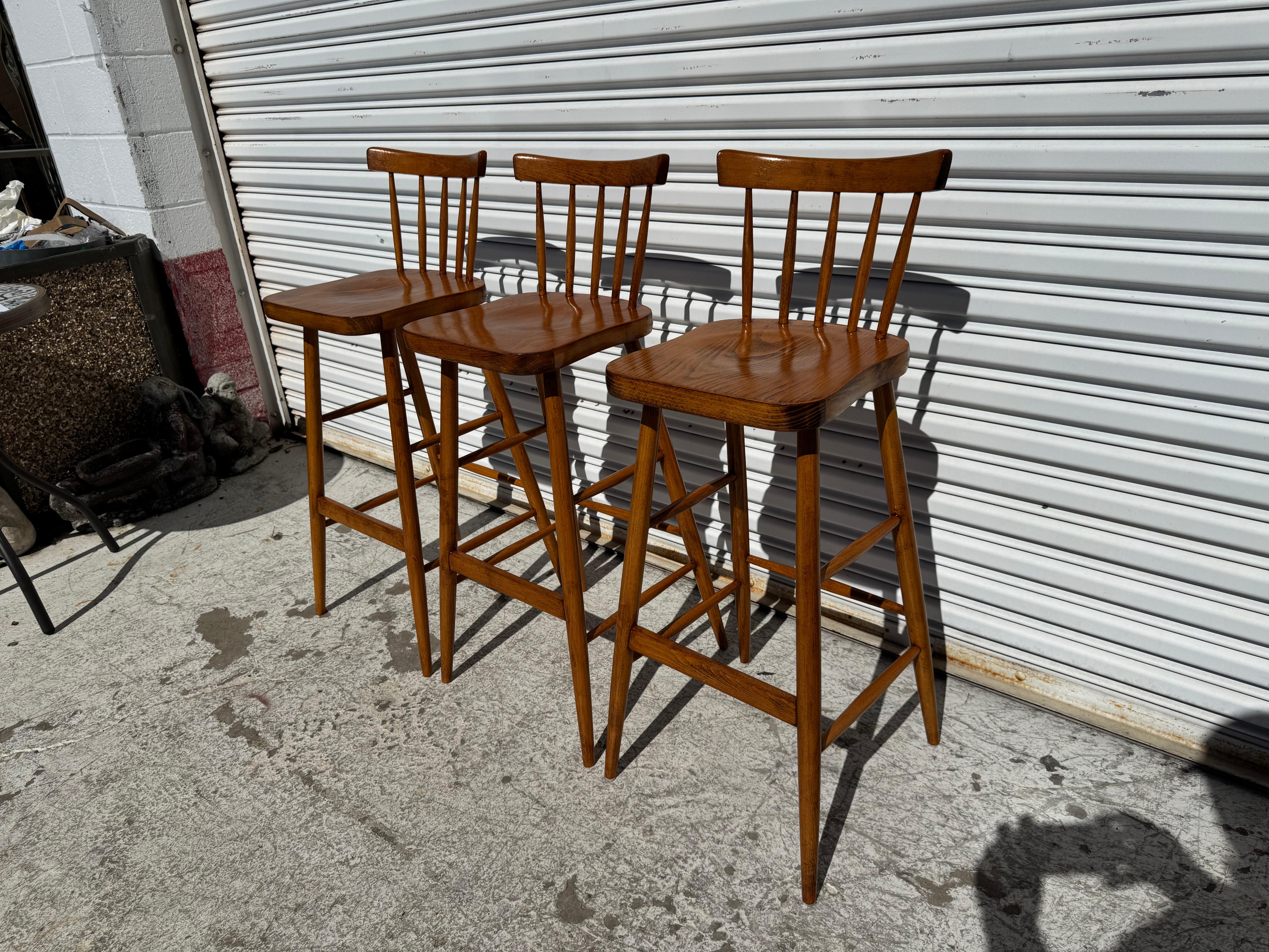 Mid-Century Modern Set of 3 Maple Spindle Back Barstools For Sale