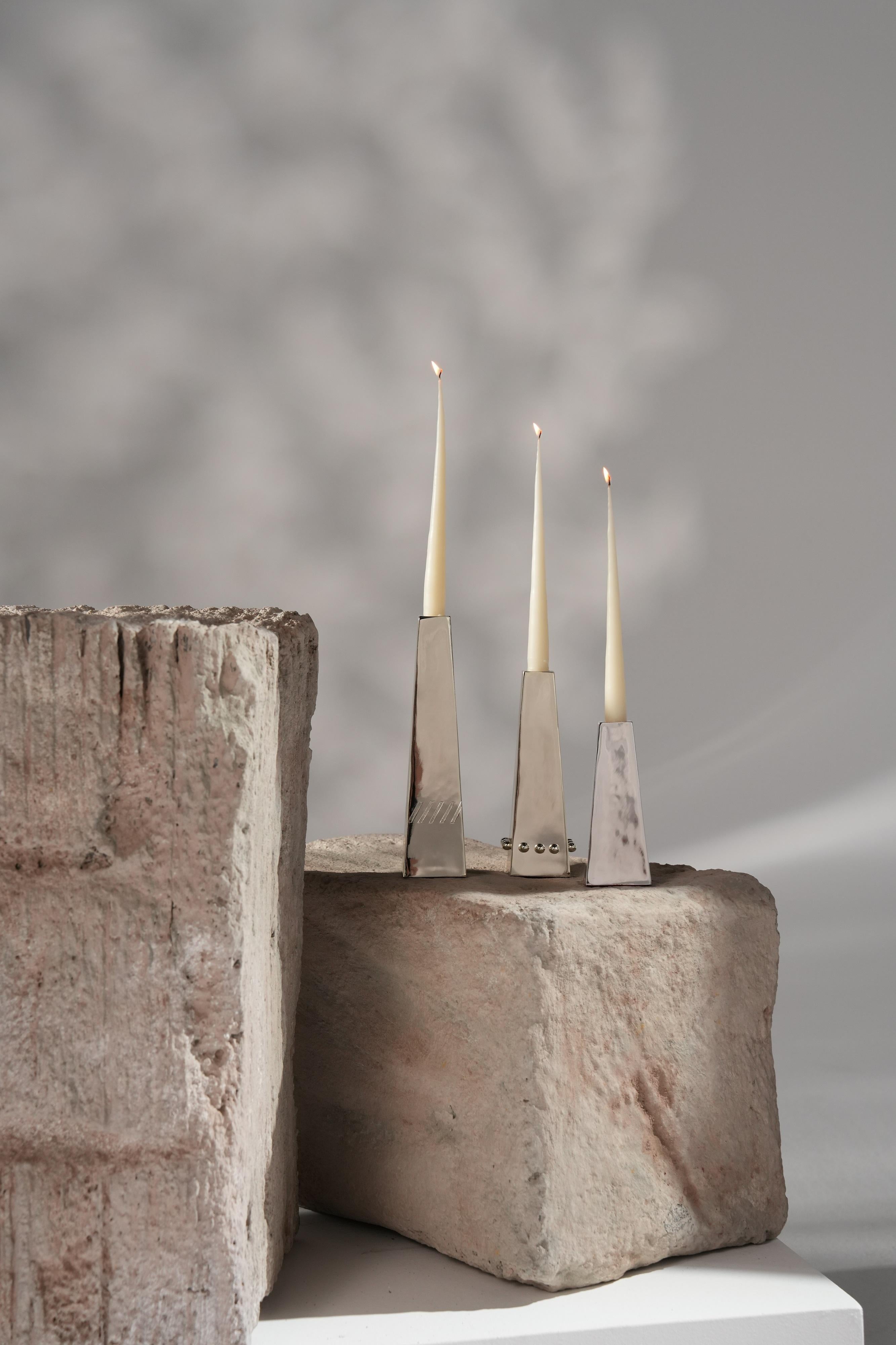 Moderno Set Of 3 Marri Candleholders in Silver-Plated Brass by Marau in vendita