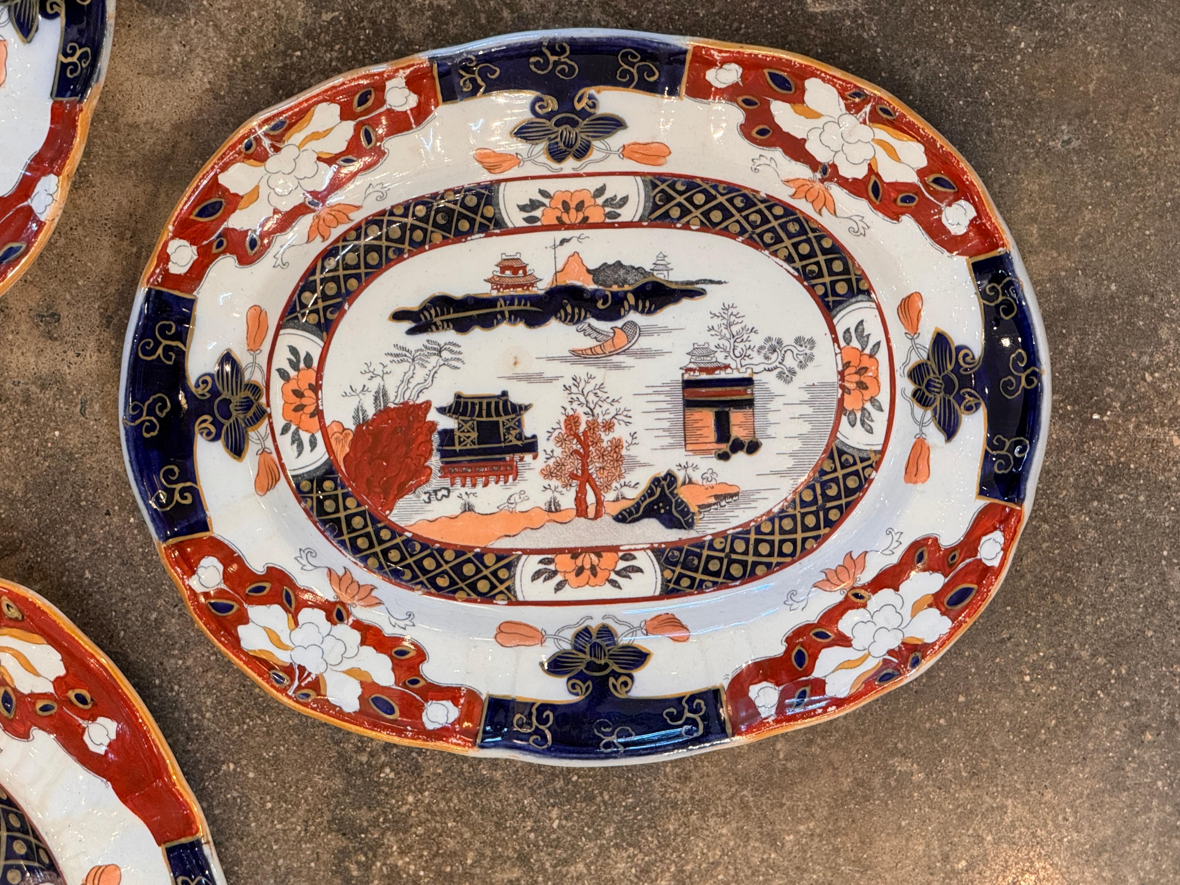 Set di 3 piatti Mason's Ironstone, circa 19° secolo In condizioni buone in vendita a Charlottesville, VA