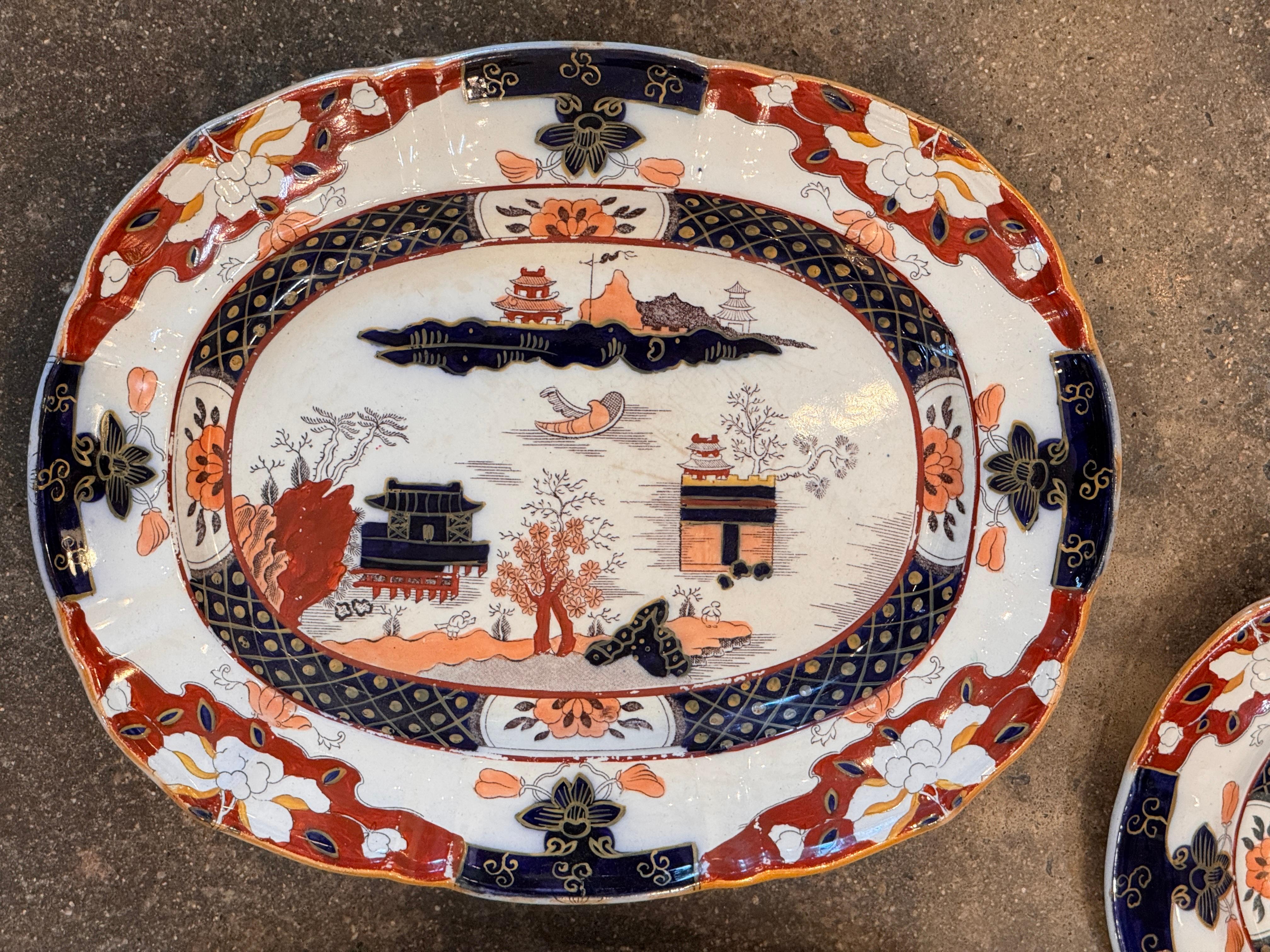 XIX secolo Set di 3 piatti Mason's Ironstone, circa 19° secolo in vendita