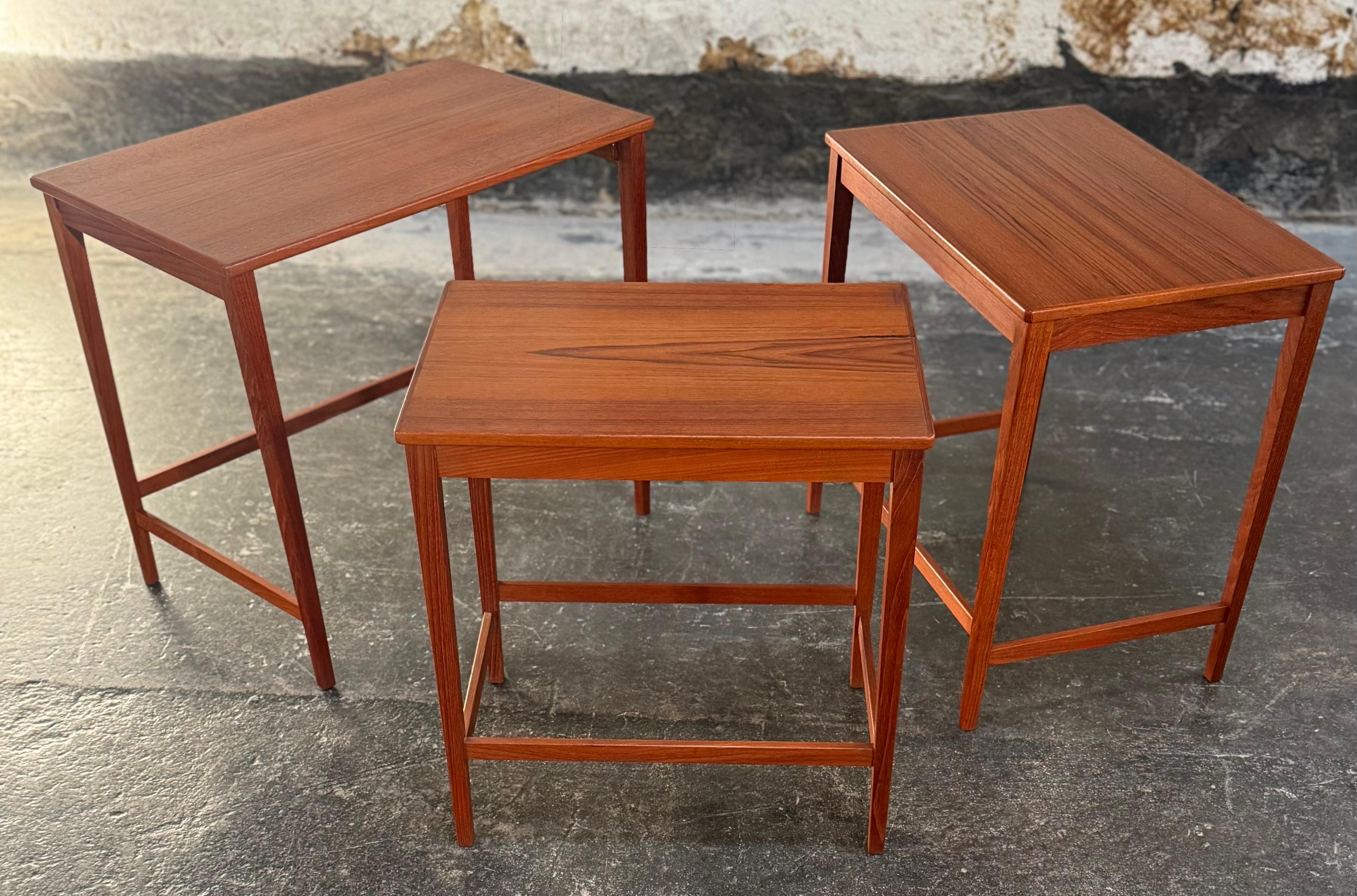 Set of 3 MCM Teak Nesting Tables by Svante Skogh for Seffle, Sweden c. 1960s en vente 3