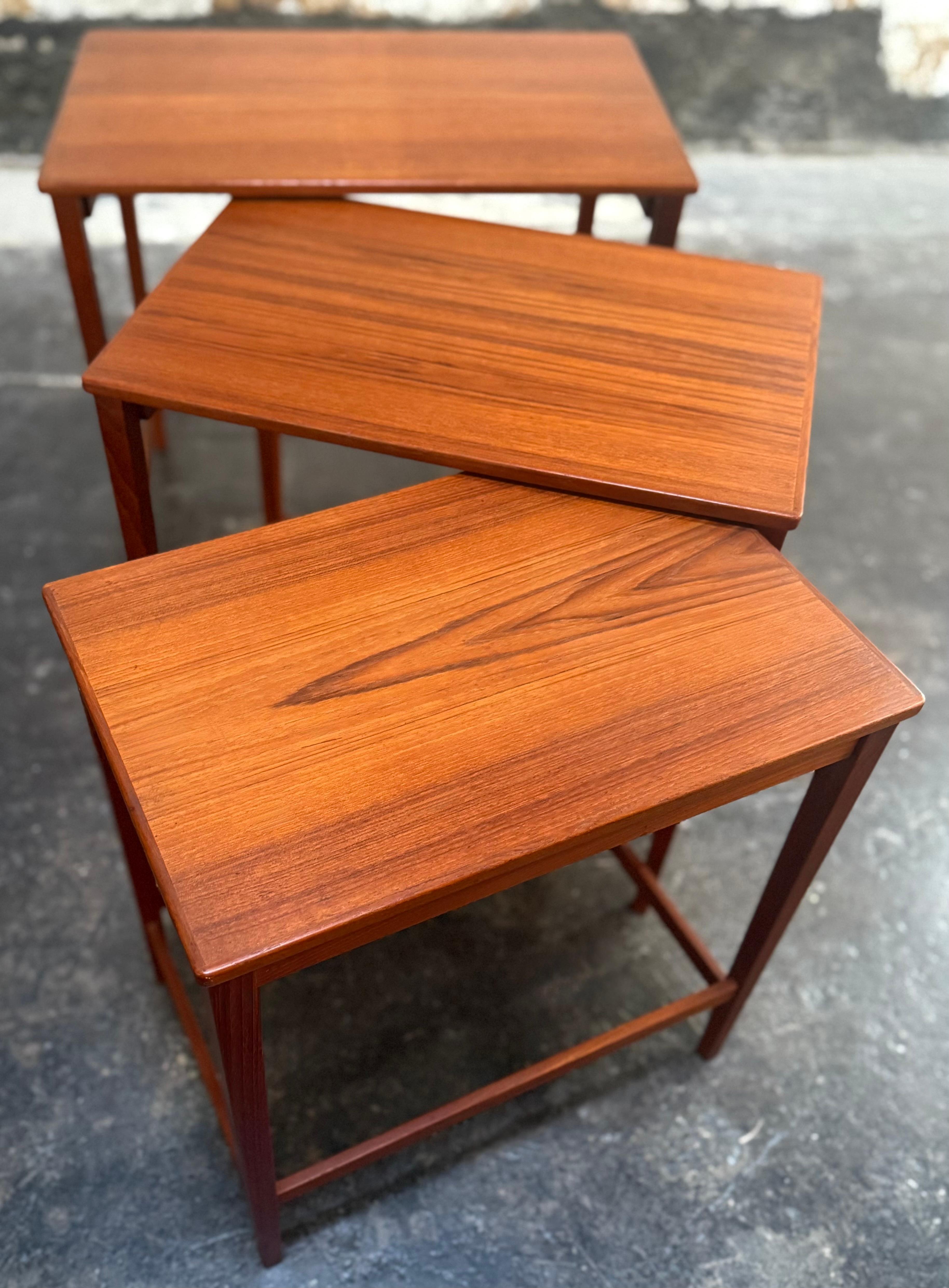 Set of 3 MCM Teak Nesting Tables by Svante Skogh for Seffle, Sweden c. 1960s en vente 1