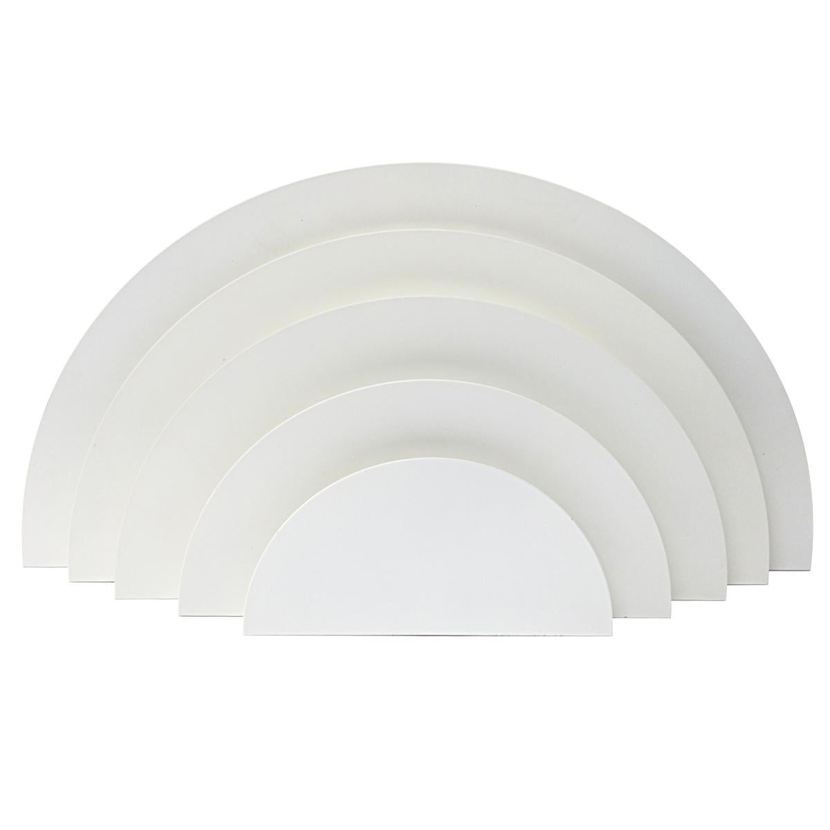 The Meander sconce was designed by Cesare Casati and Emanuele Ponzi for the leading Dutch light manufacturer of the 1960s and 1970s.
They are made of white lacquered metal and each sconce contains six semi circles that beautifully distribute the