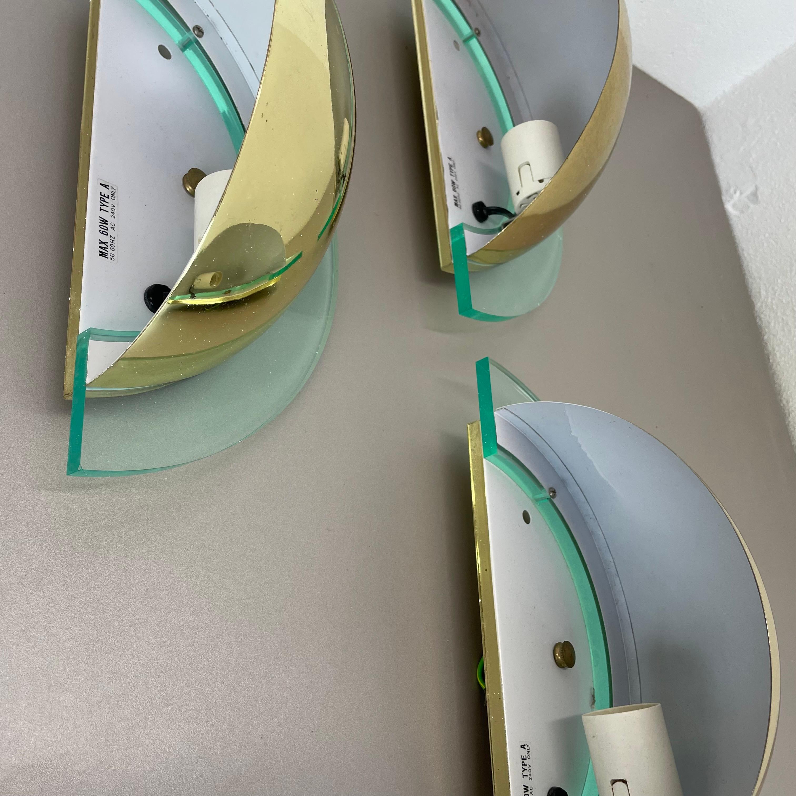 Set di 3 lampade da parete post-moderne in metallo e vetro acrilico di Hustadt Leuchten, anni '80 in vendita 10