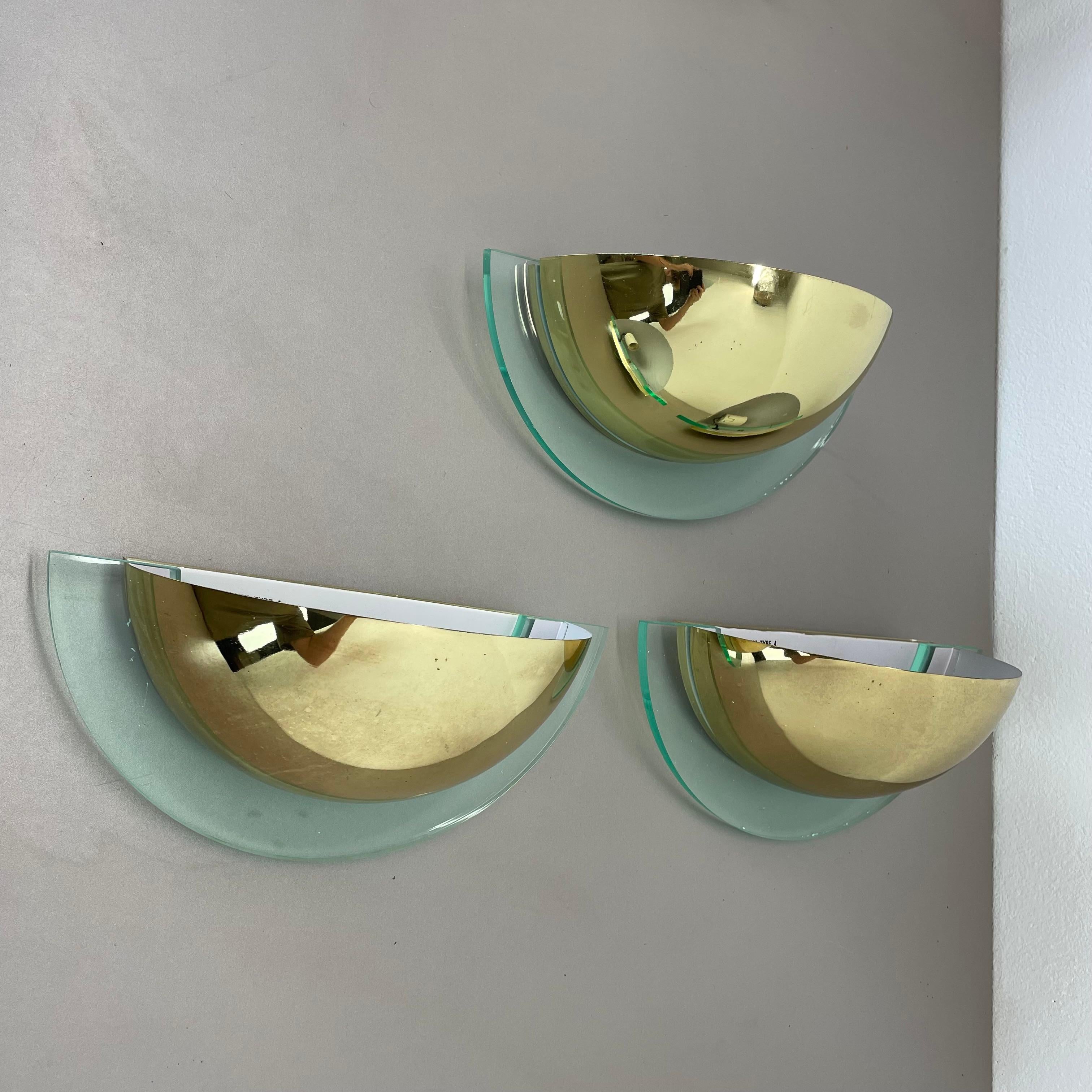 Mid-Century moderno Set di 3 lampade da parete post-moderne in metallo e vetro acrilico di Hustadt Leuchten, anni '80 in vendita