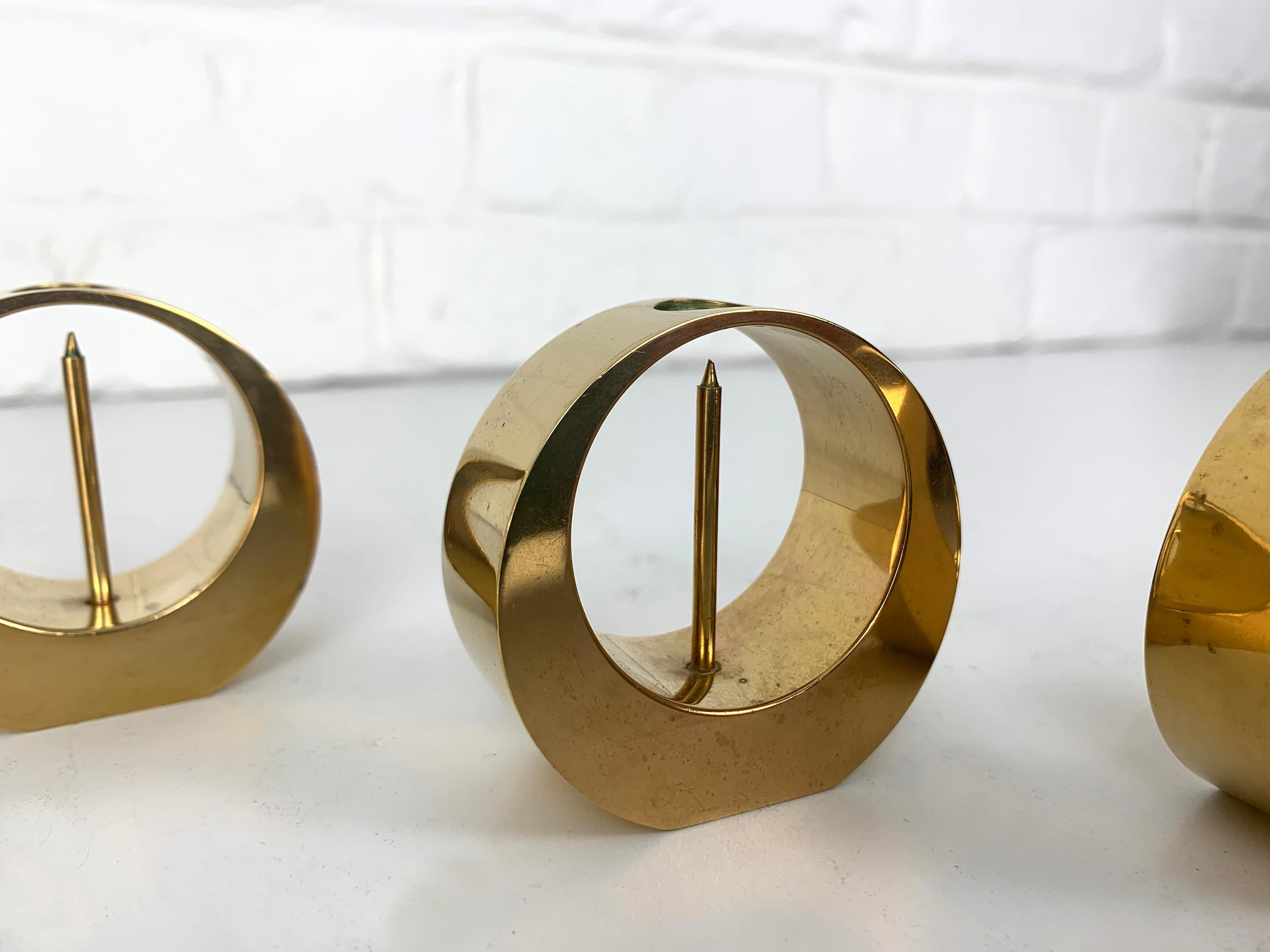 Scandinavian Modern Set of 3 Mid-Century Candlesticks in Brass by Arthur Pe, Kolbäck, Sweden For Sale