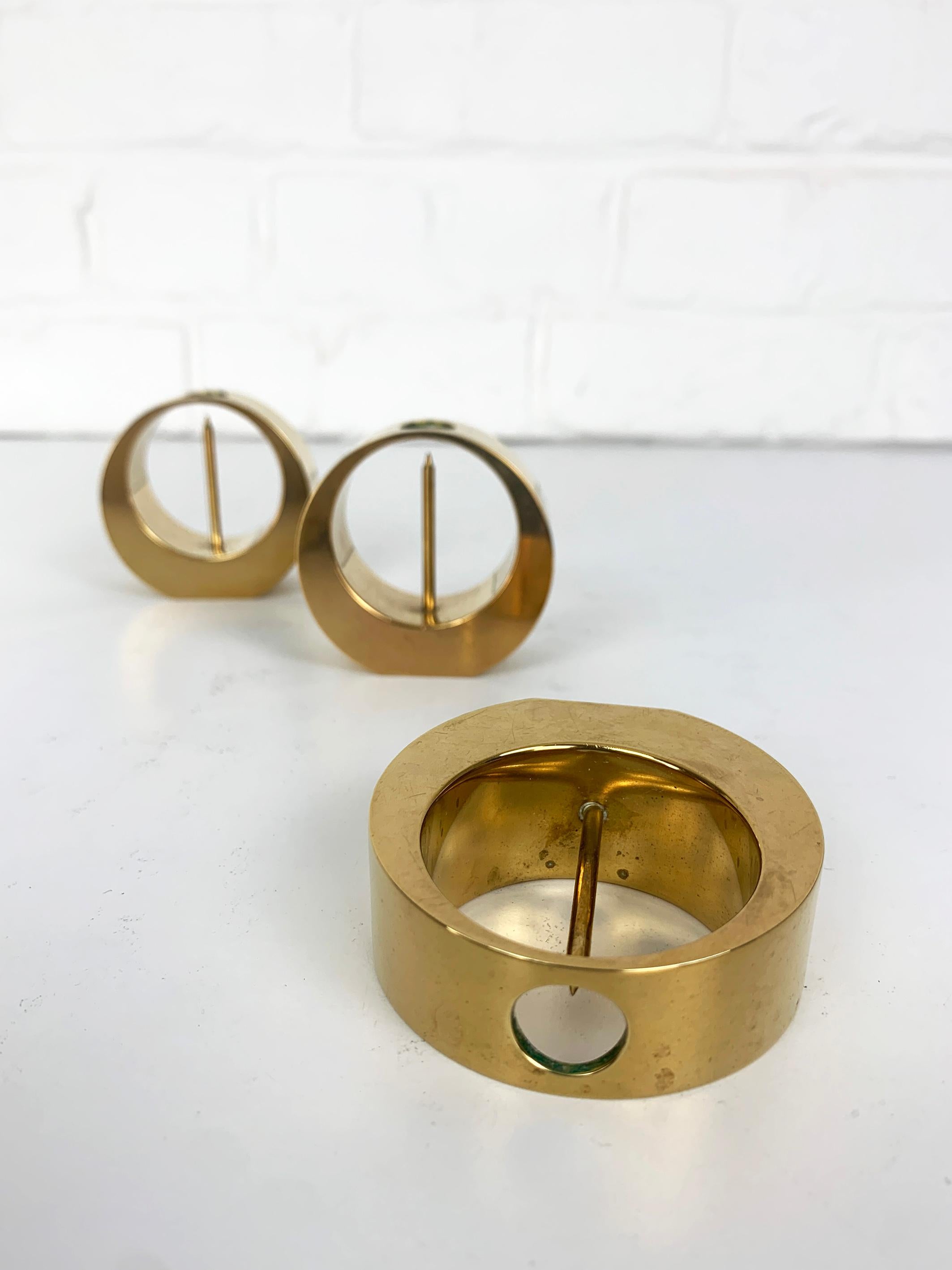 Set of 3 Mid-Century Candlesticks in Brass by Arthur Pe, Kolbäck, Sweden For Sale 1