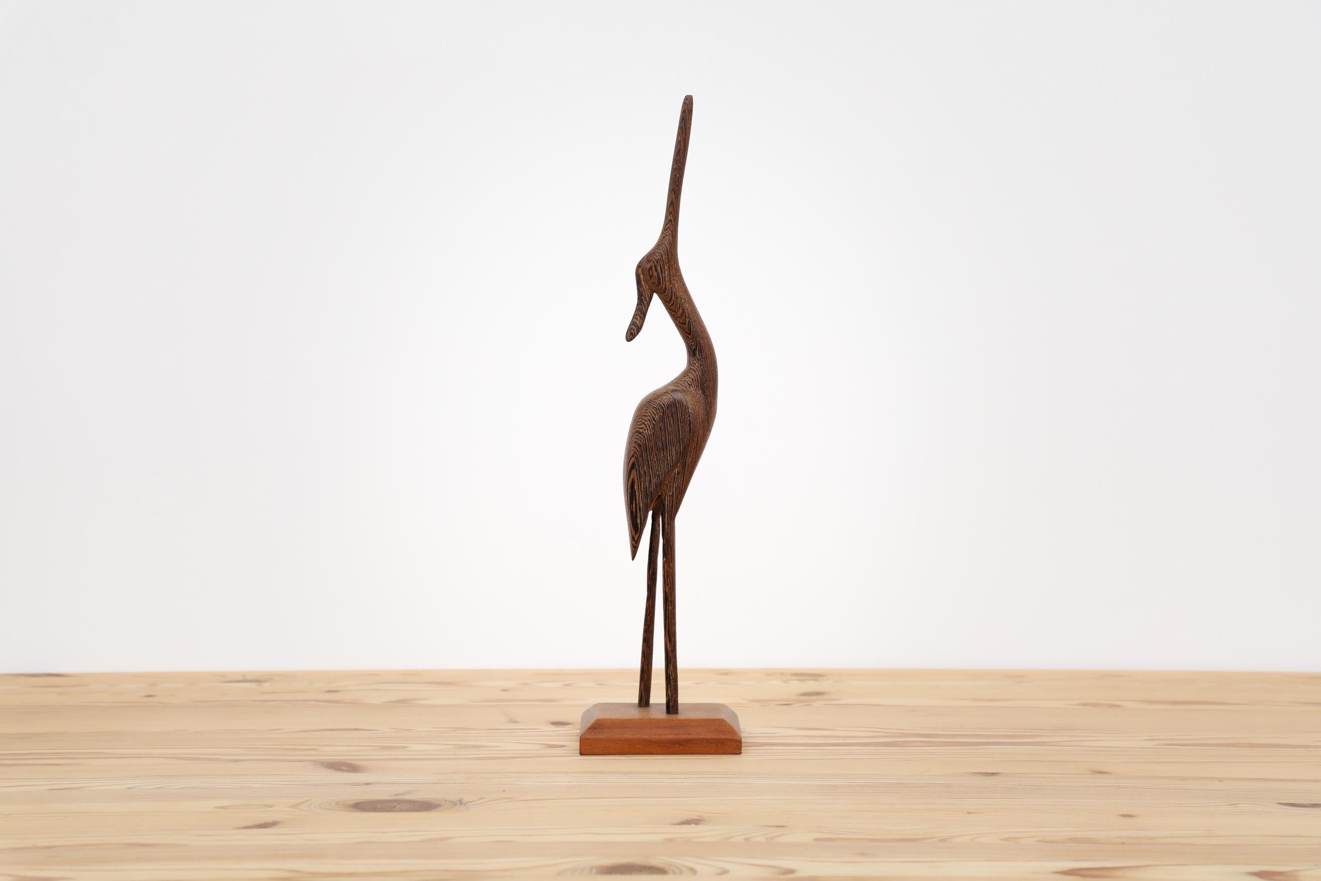 Ensemble de trois élégantes cigognes du milieu du siècle, sculptées à la main en Oak, Wenge et Horn Bon état - En vente à Los Angeles, CA