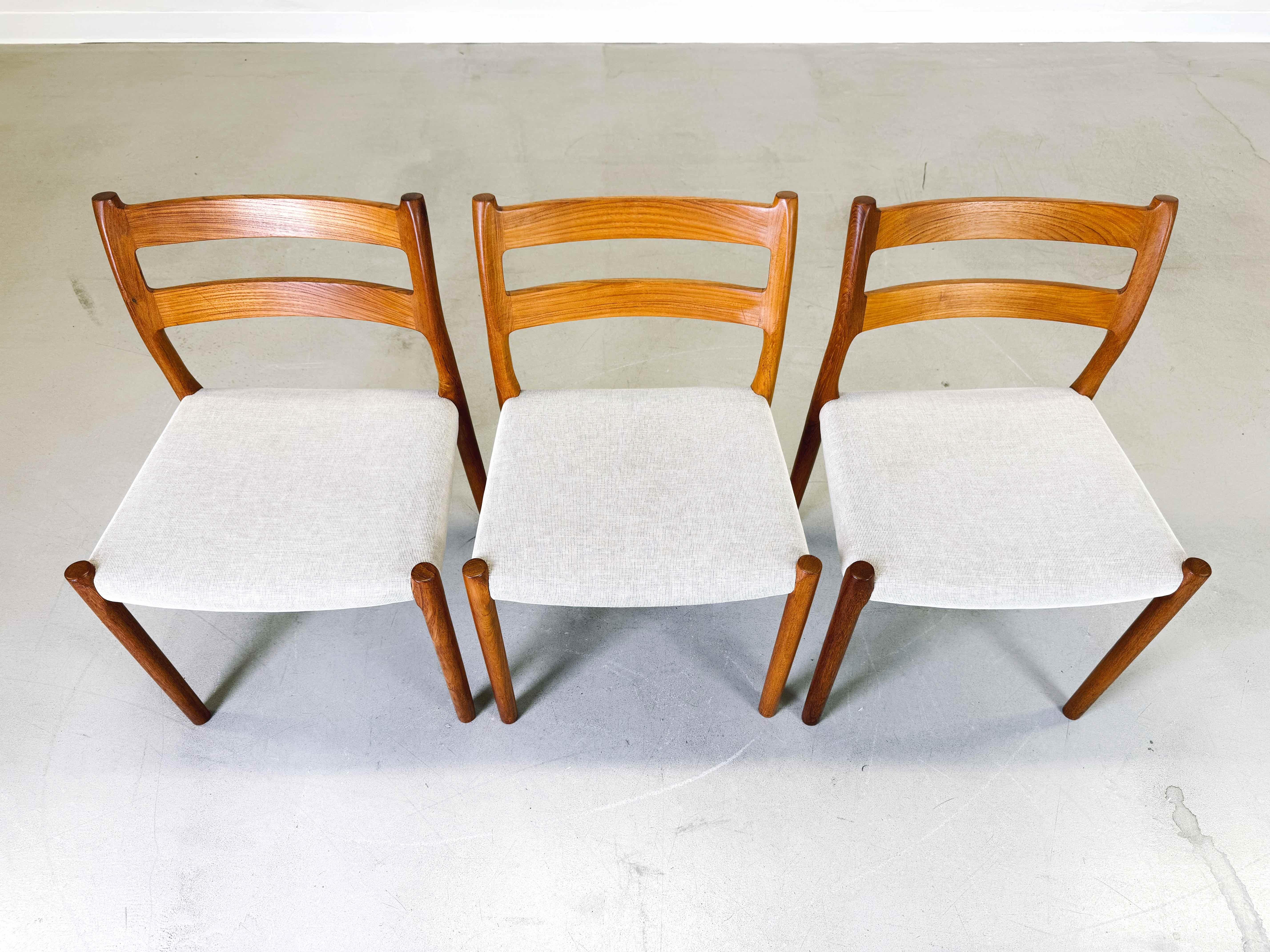Metà XX secolo Set di 3 sedie di metà secolo Niels O Moller J.L. Møllers modello 84 in vendita
