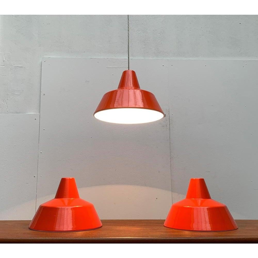 Set di 3 lampade a sospensione Emaille Amatur danesi di metà secolo, anni '60 in vendita 4