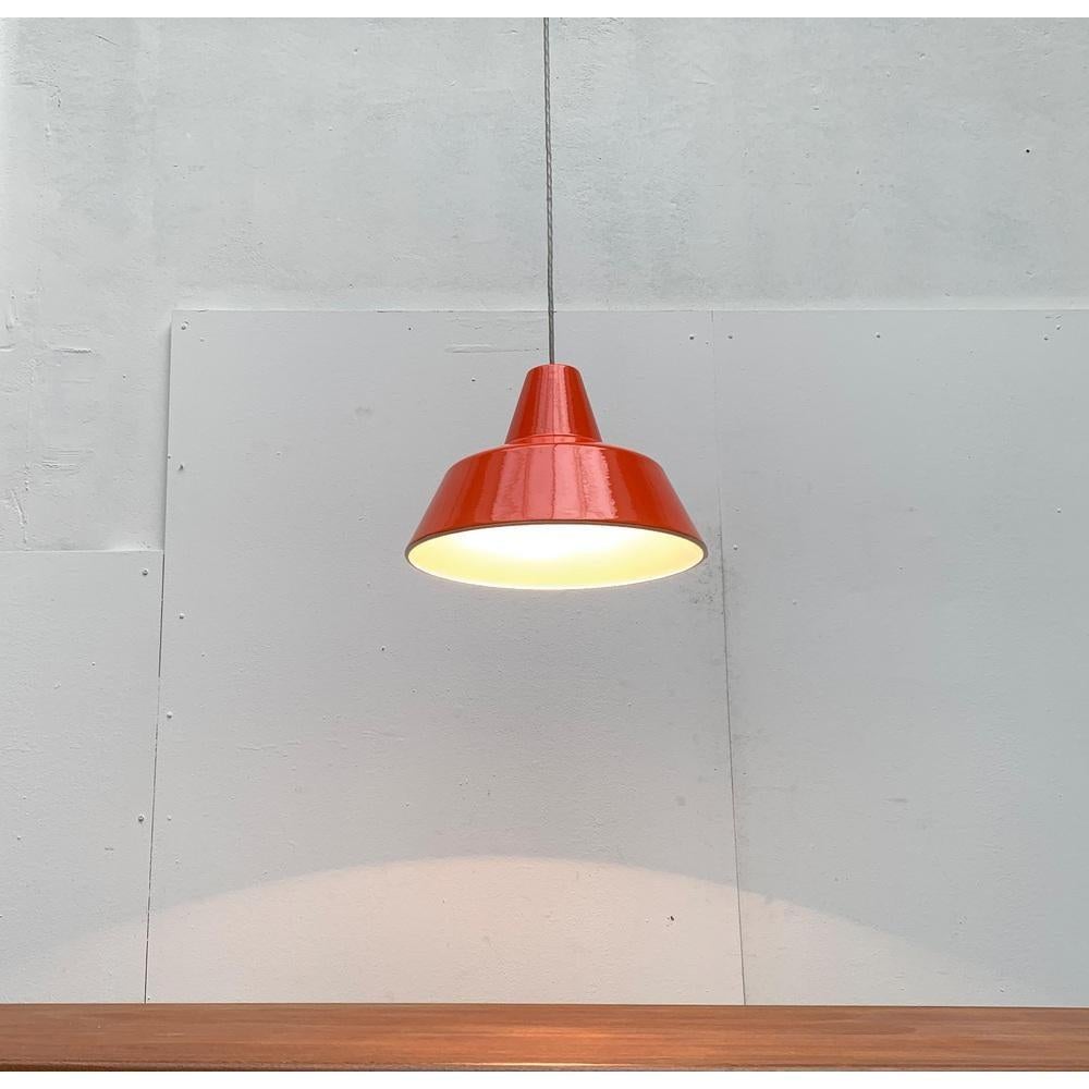 Mid-Century moderno Set di 3 lampade a sospensione Emaille Amatur danesi di metà secolo, anni '60 in vendita
