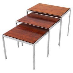 Satz von 3 Mid-Century Danish Modern Nesting Tables Chrom Palisander