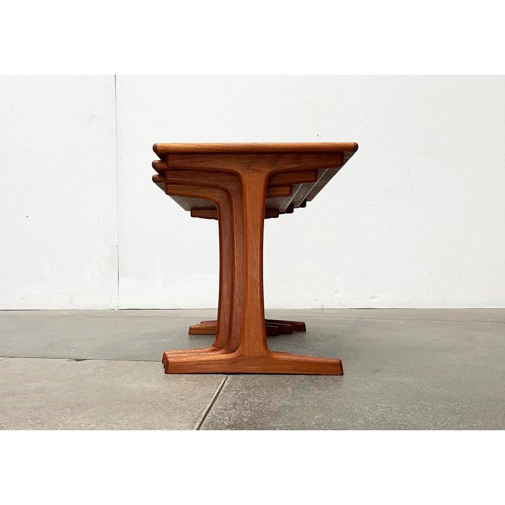 Set of 3 Mid-Century Danish Teak Nesting Tables from Vildbjerg Møbelfabrik, 960s In Excellent Condition For Sale In Hamburg, DE