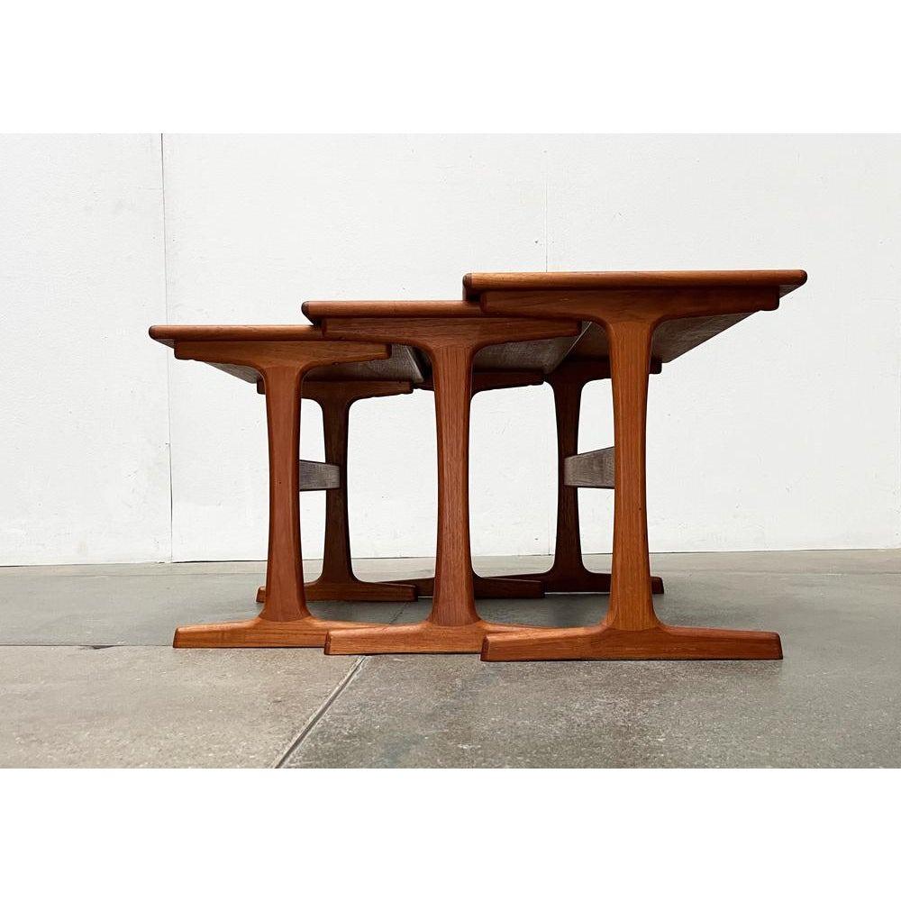 20th Century Set of 3 Mid-Century Danish Teak Nesting Tables from Vildbjerg Møbelfabrik, 960s For Sale