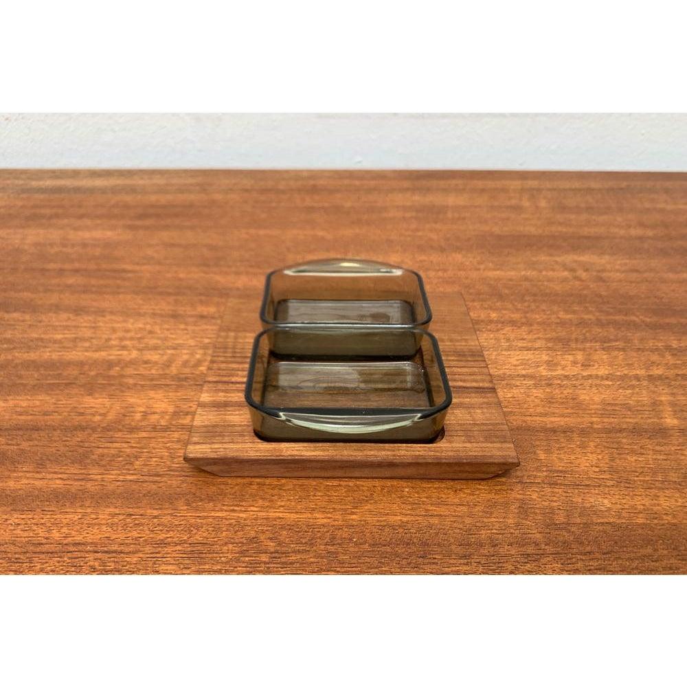 3er-Set dänisches Teakholz-Tablett mit Gläsern aus der Jahrhundertmitte, 1960er Jahre (Moderne der Mitte des Jahrhunderts) im Angebot