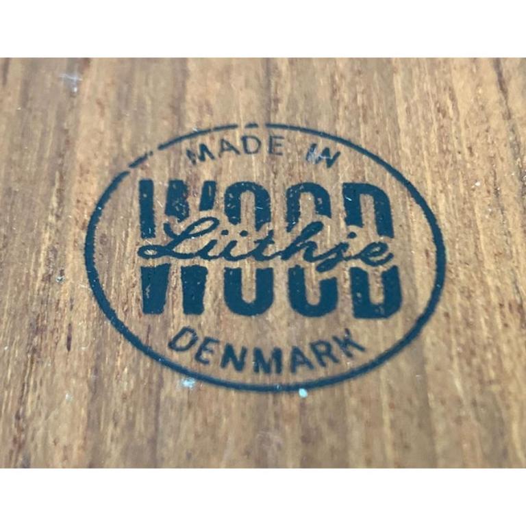 Satz von 3 dänischen Teakholz-Tabletts mit Gläsern aus der Mitte des Jahrhunderts von Lüthje Wood, 1960er im Angebot 3