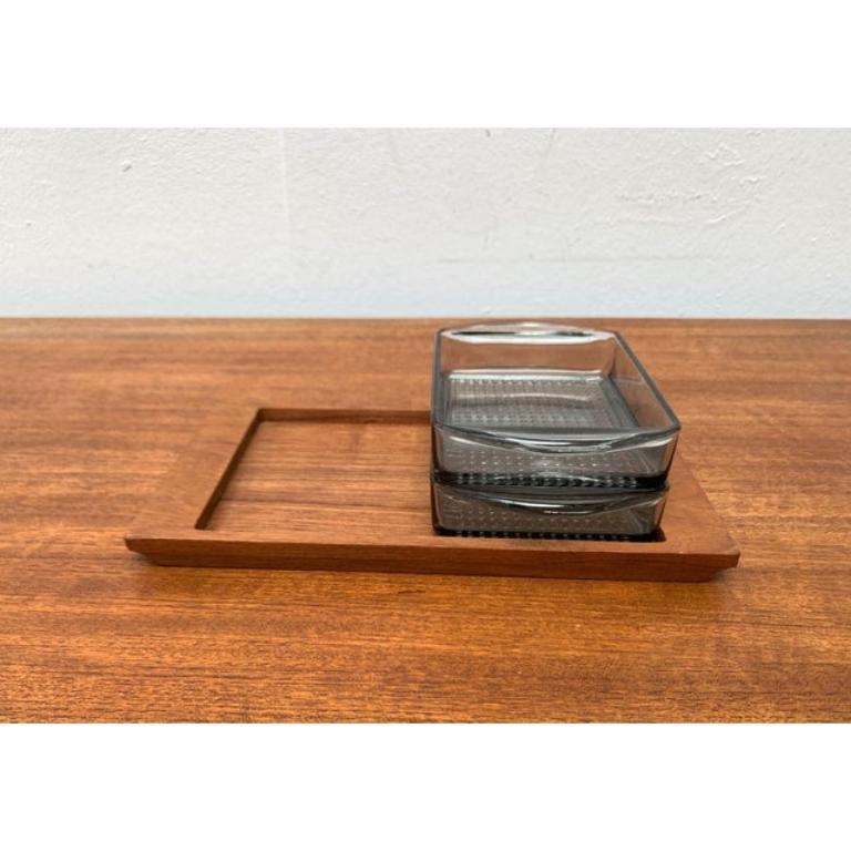 Satz von 3 dänischen Teakholz-Tabletts mit Gläsern aus der Mitte des Jahrhunderts von Lüthje Wood, 1960er (Dänisch) im Angebot