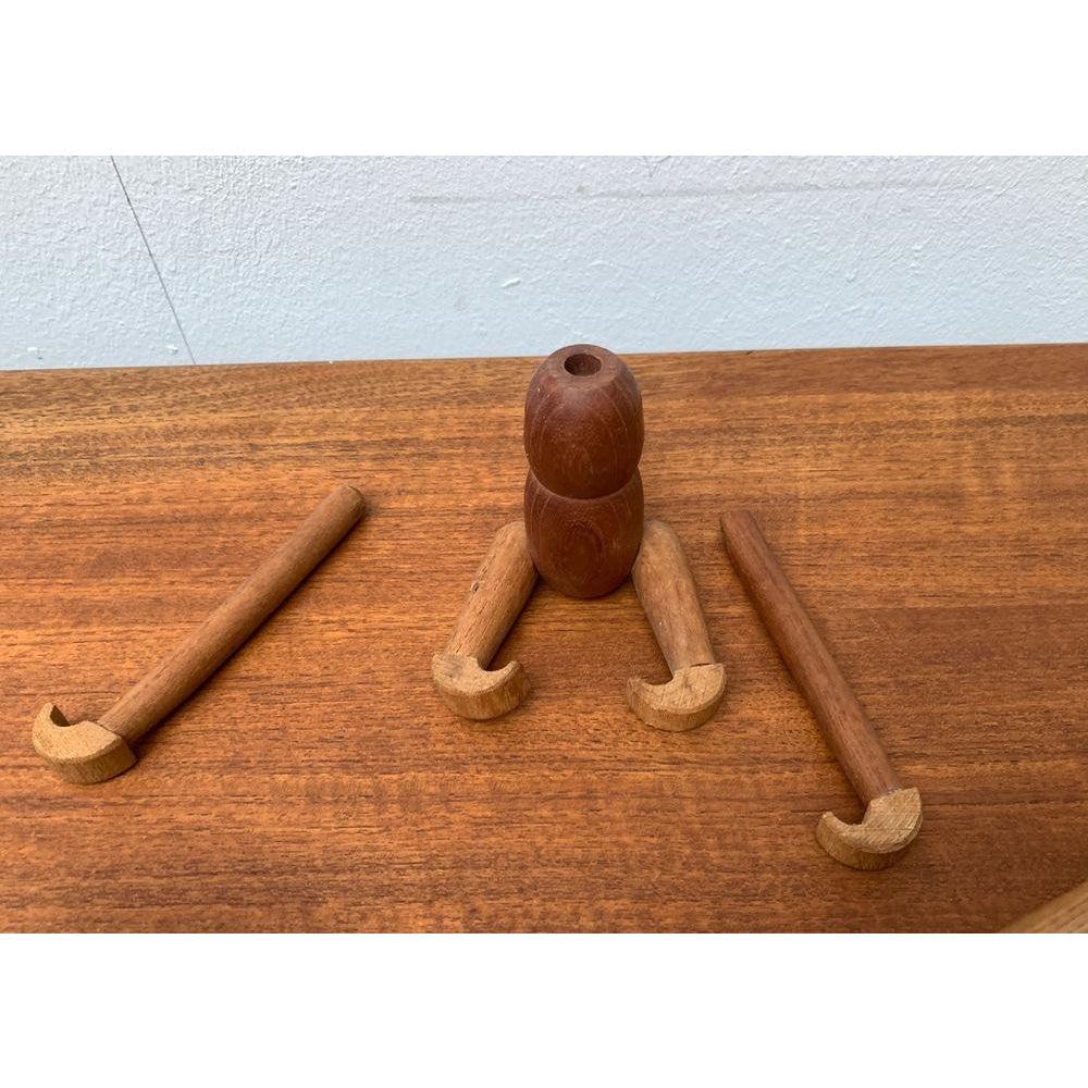 Set di 3 figure di scimmie in legno danese di metà secolo in vendita 2