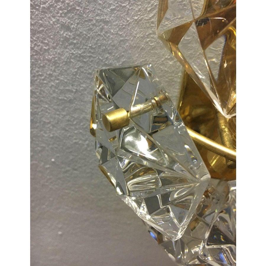 20ième siècle Ensemble de 3 appliques allemandes du milieu du siècle dernier en cristal à facettes et laiton de Kinkeldey en vente